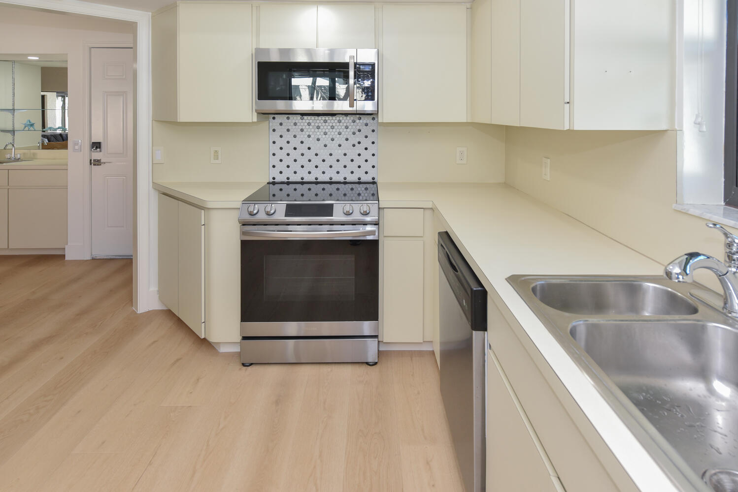 1469 Via Privada Jupiter, FL 33477