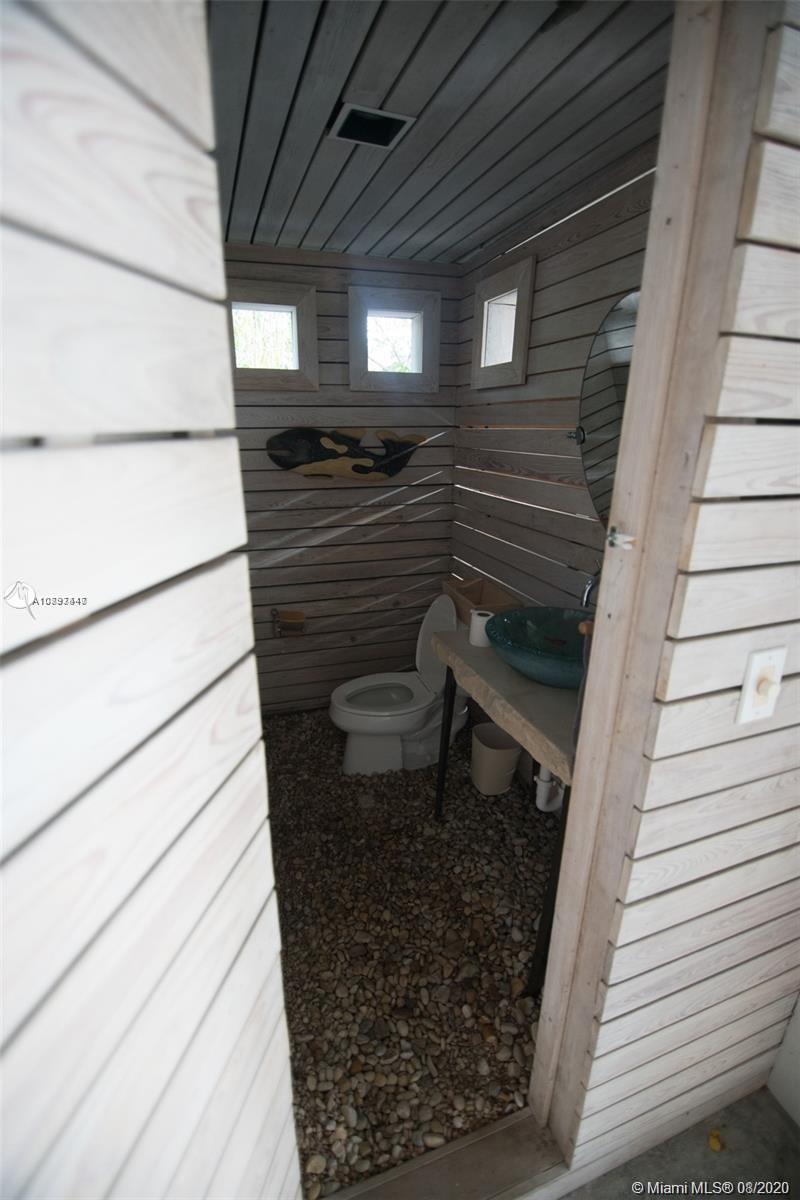 3523 N Bay Homes Dr Miami, FL 33133