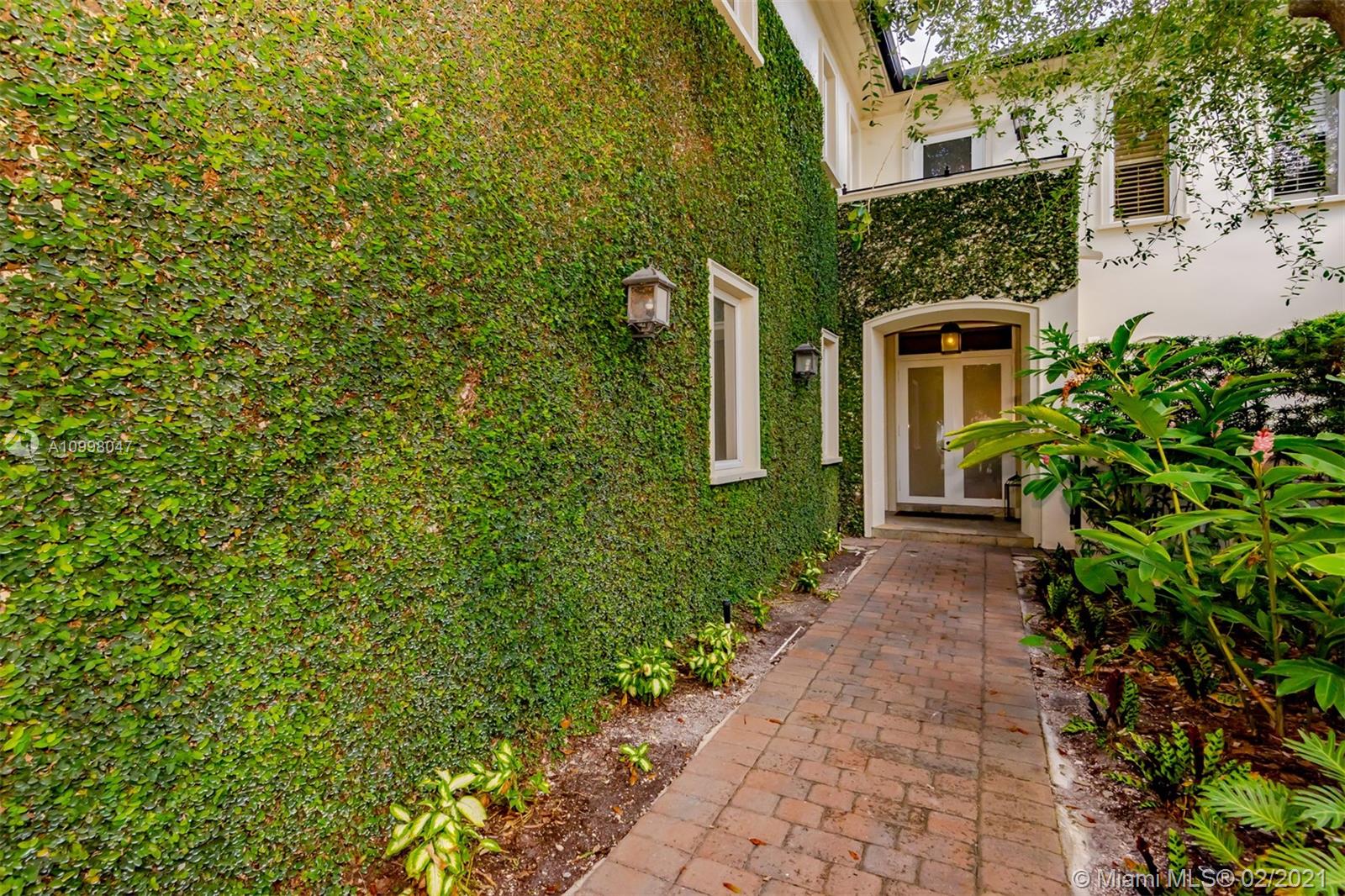 4815 University Dr #4815 Coral Gables, FL 33146