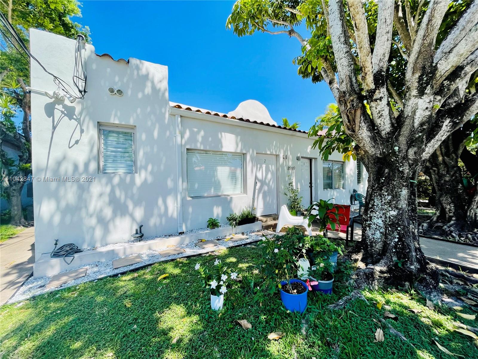 8989 Byron Ave