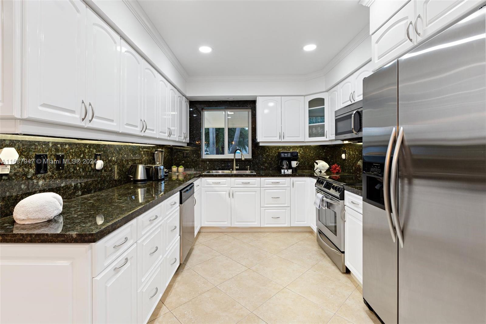 290 Tropic Dr Lauderdale By The Sea, FL 33308