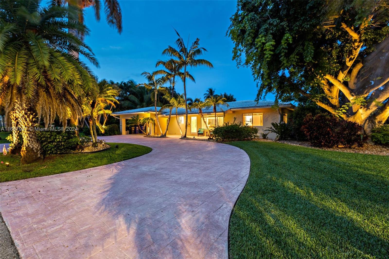 290 Tropic Dr Lauderdale By The Sea, FL 33308