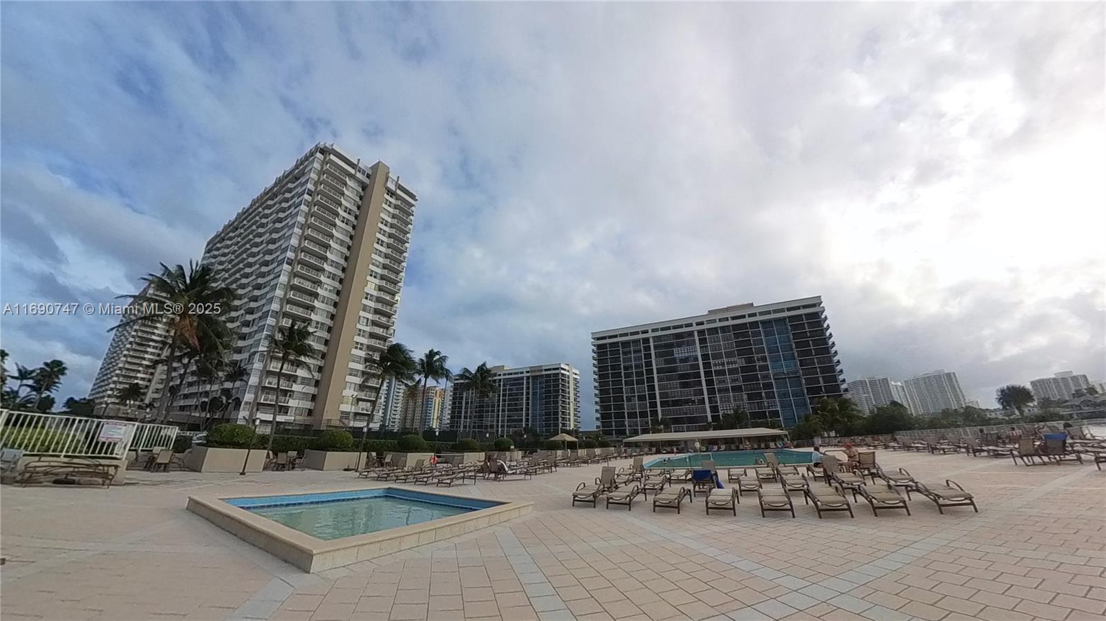 1965 S Ocean Dr #7E,Hallandale Beach, FL 33009