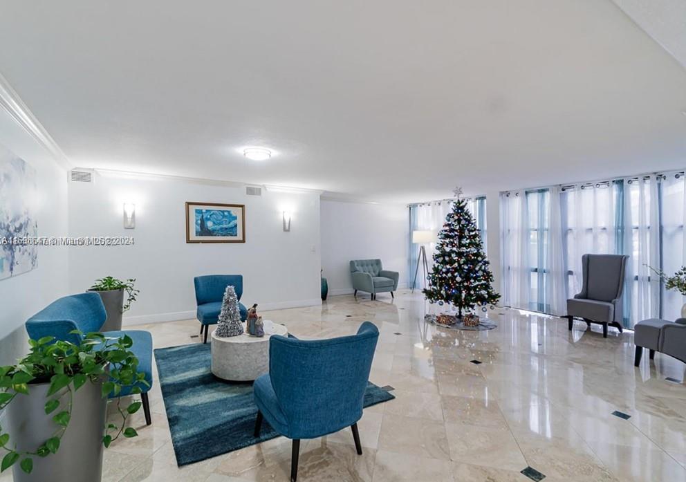 800 Parkview Dr #527,Hallandale Beach, FL 33009