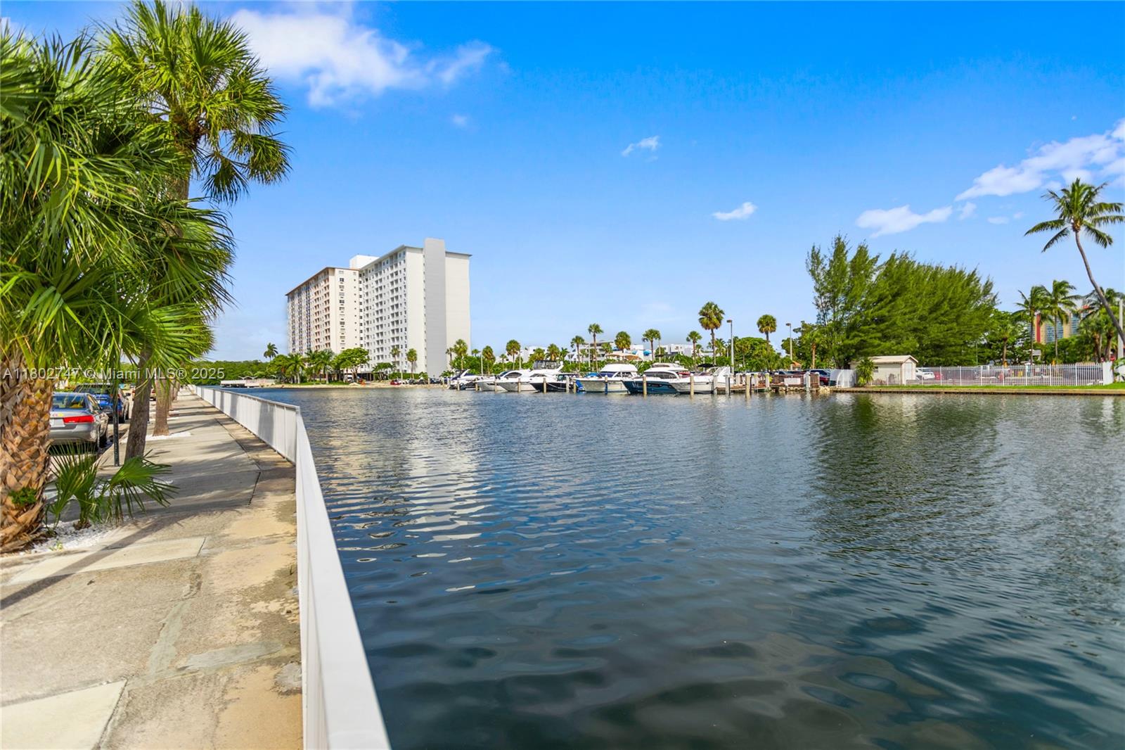 image ARLEN HOUSE CONDO34