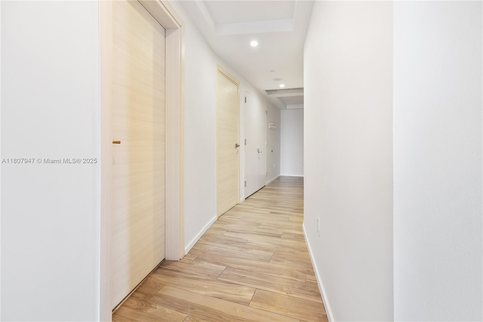 image Sls Lux Brickell Condo11