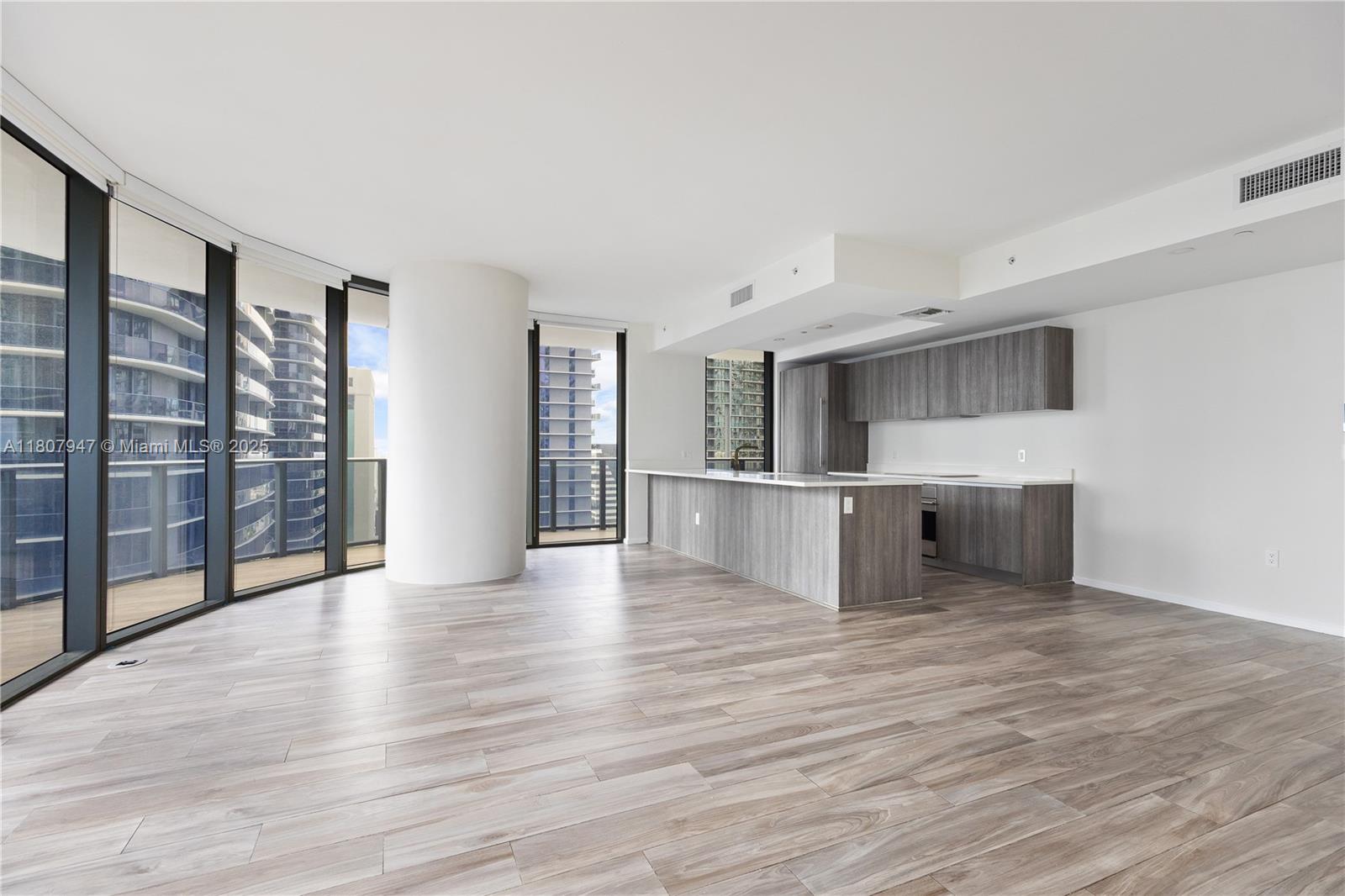 image Sls Lux Brickell Condo15