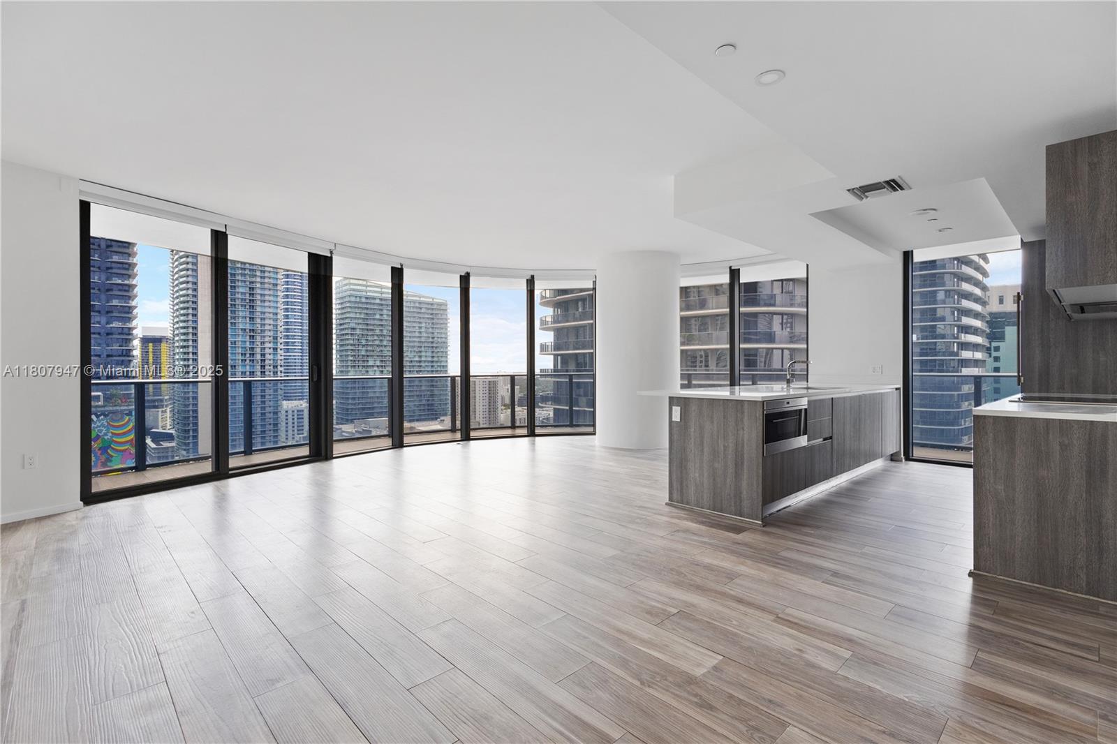 image Sls Lux Brickell Condo16