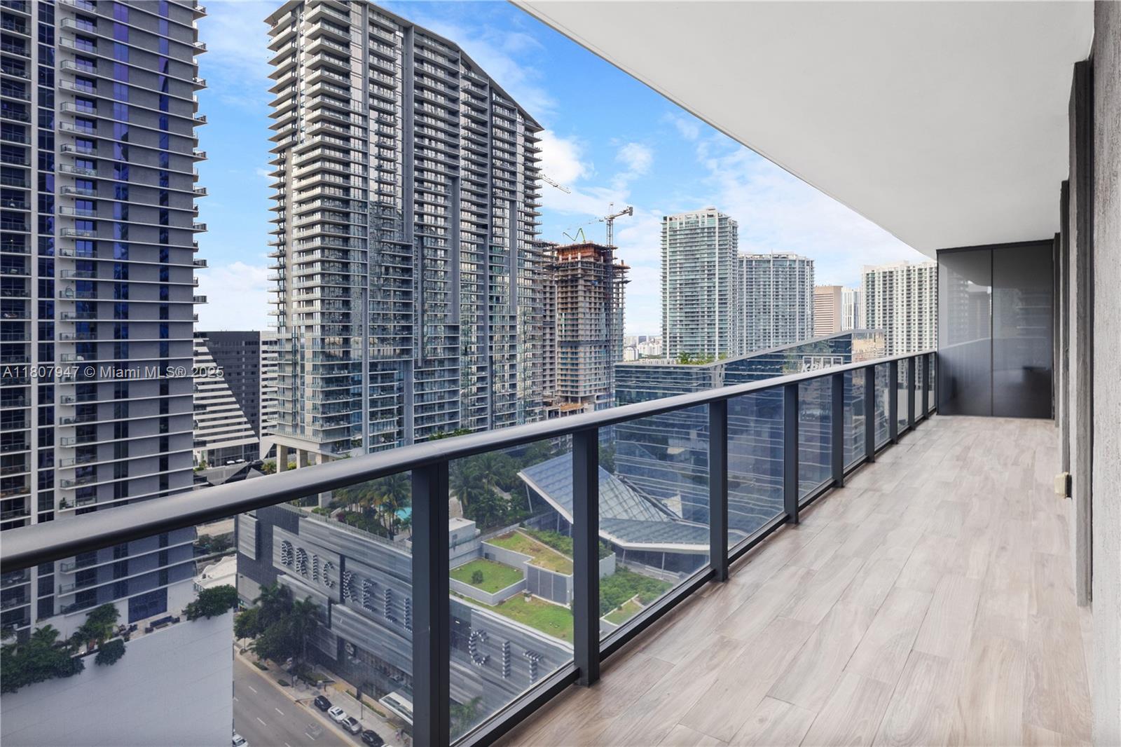 image Sls Lux Brickell Condo18