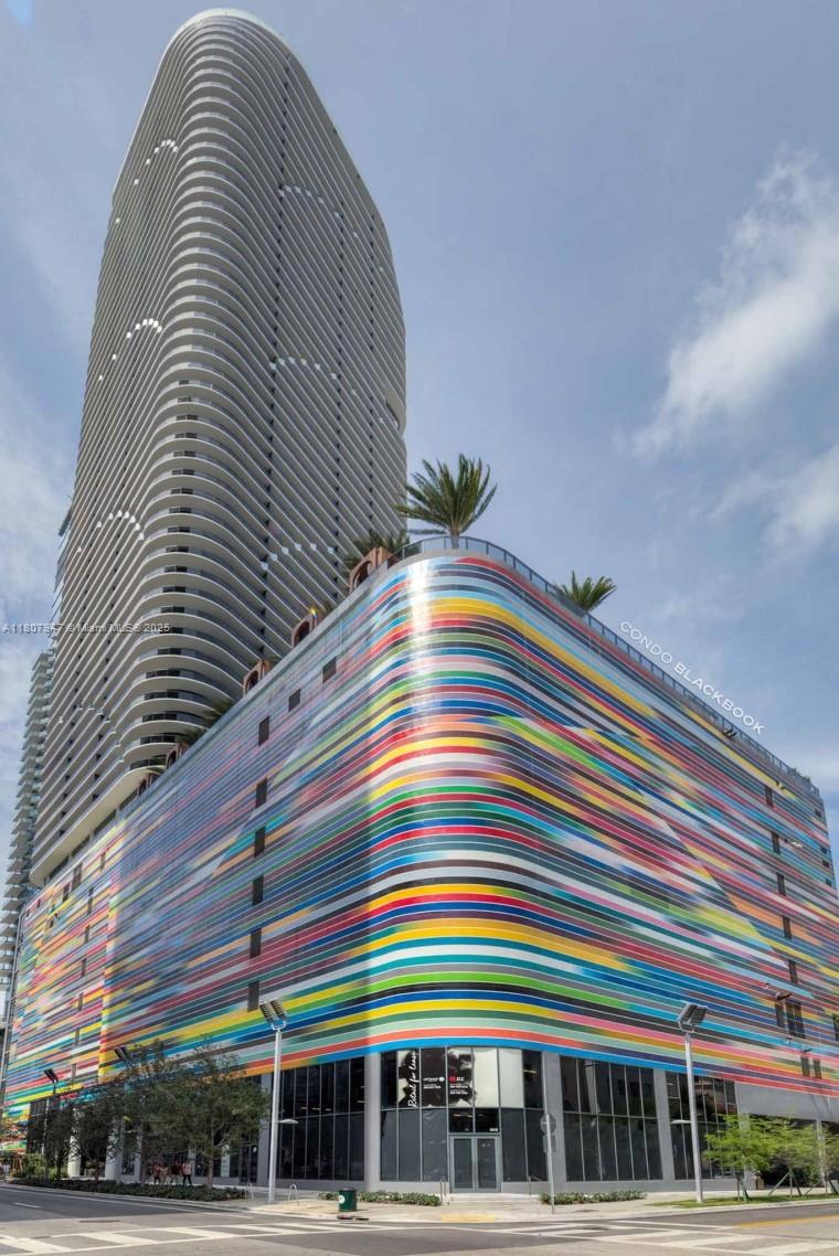 image Sls Lux Brickell Condo1