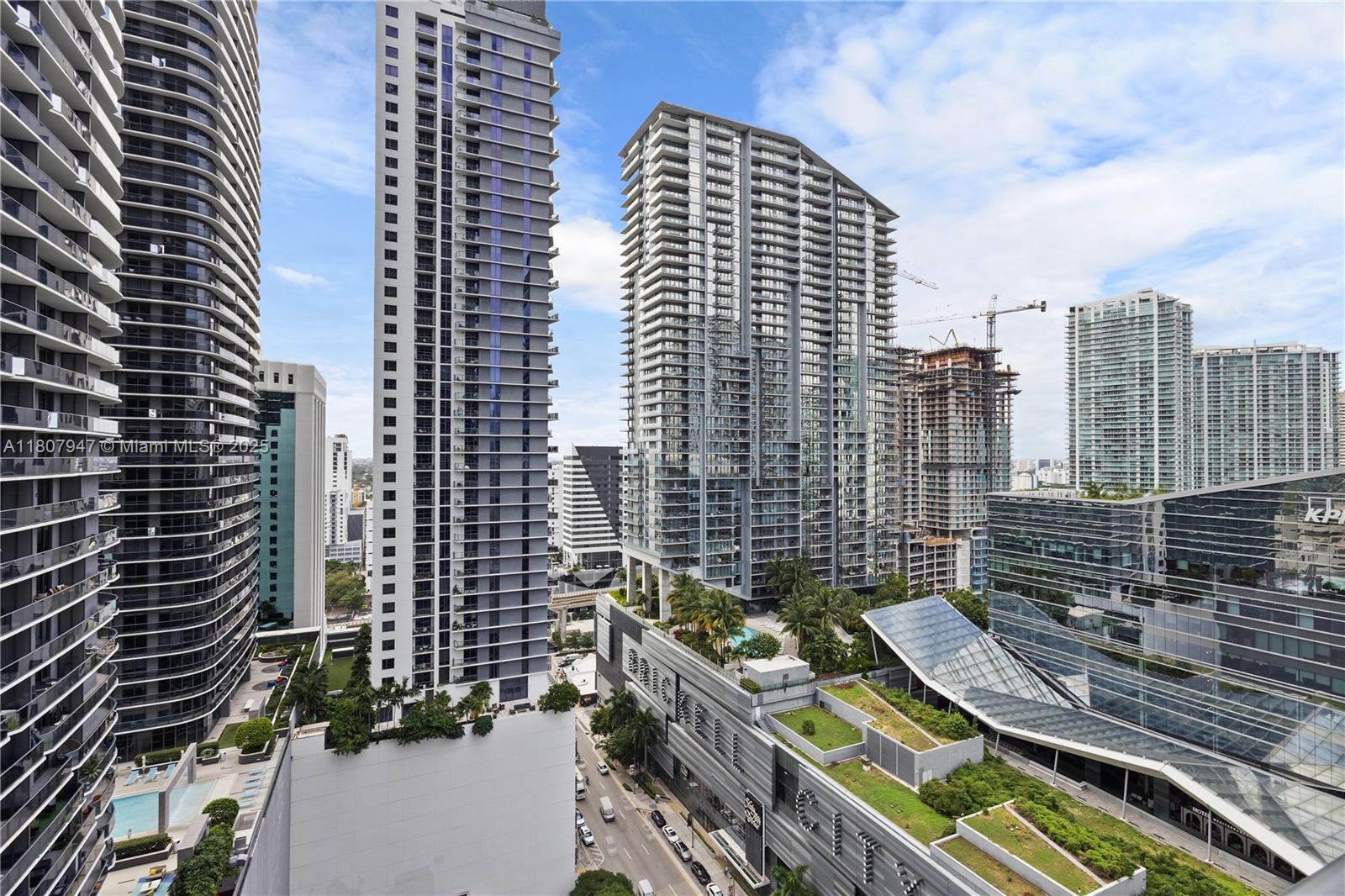 image Sls Lux Brickell Condo21