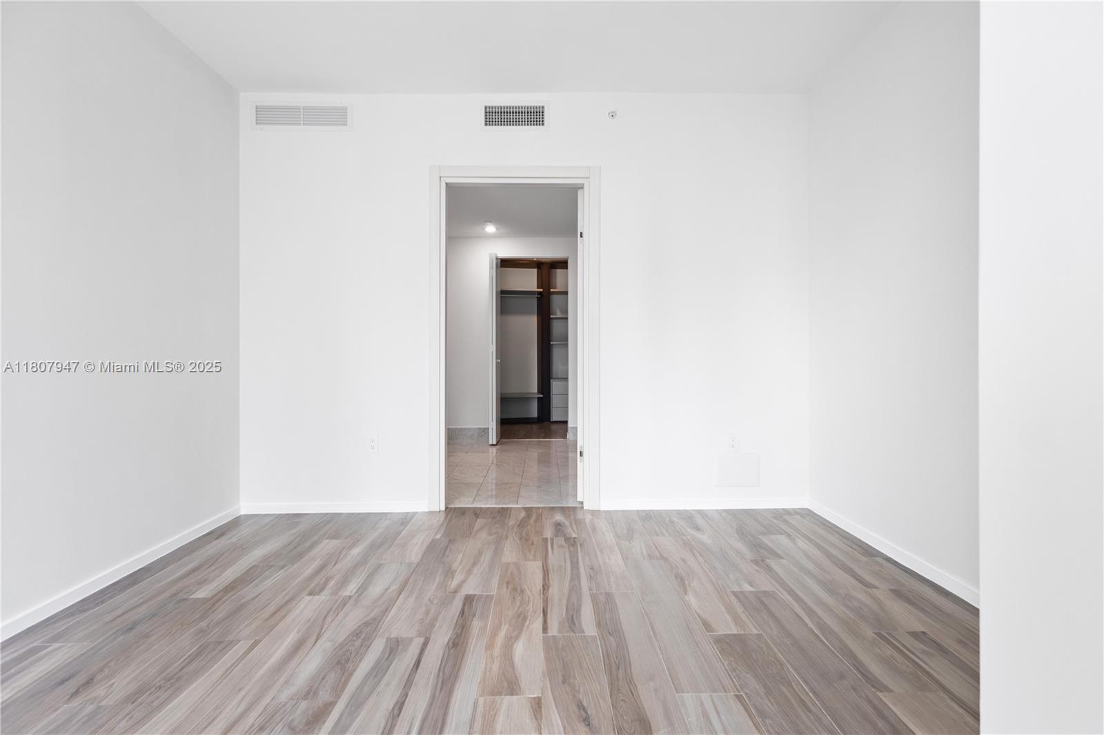 image Sls Lux Brickell Condo23