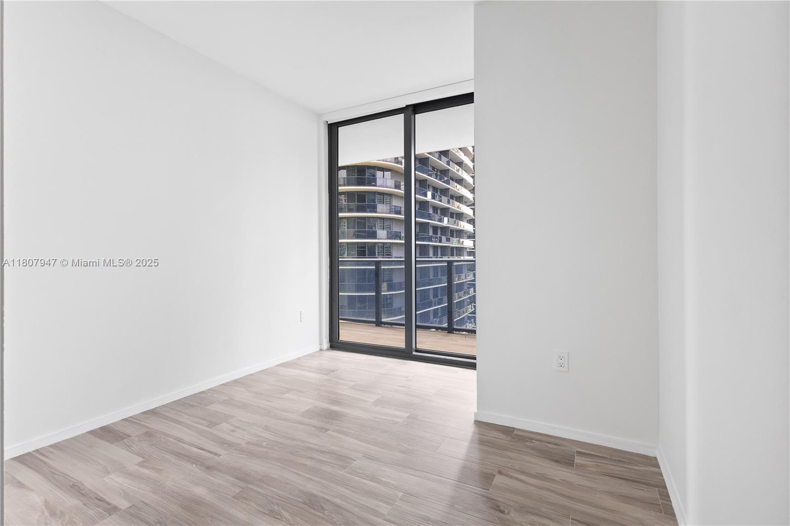 image Sls Lux Brickell Condo27