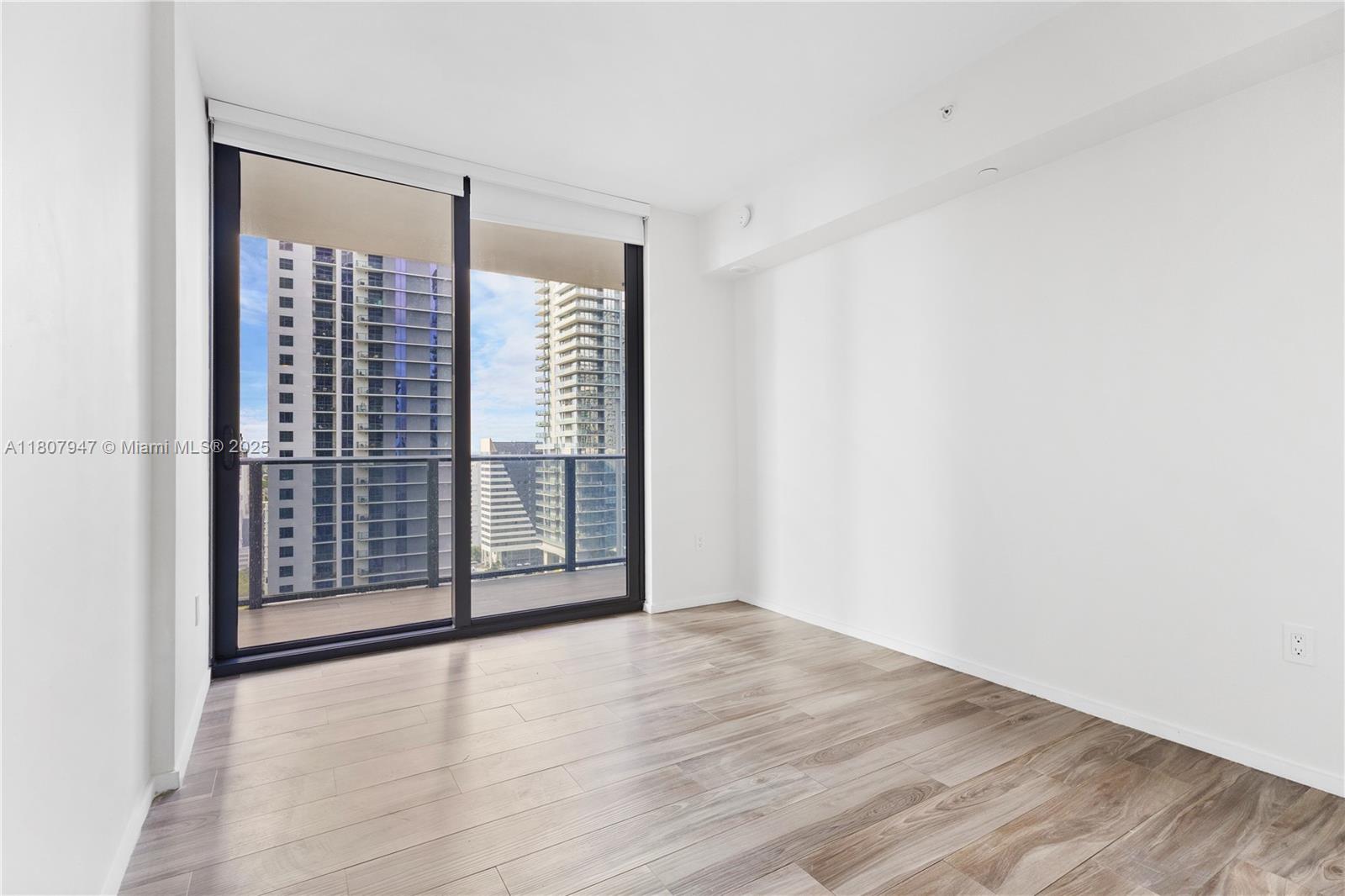 image Sls Lux Brickell Condo30