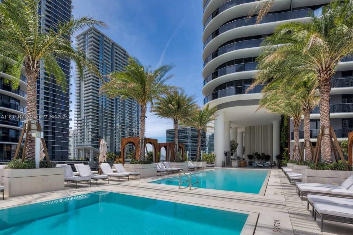 image Sls Lux Brickell Condo8