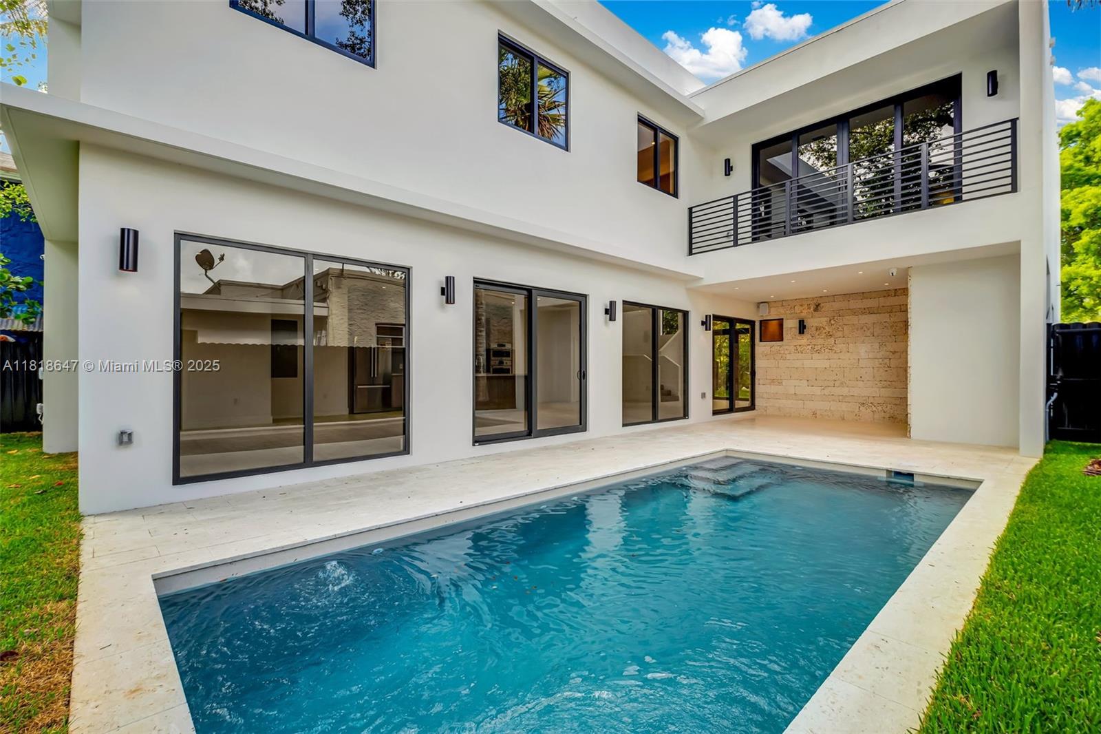 1513 SW 11th Ter Miami, FL 33135