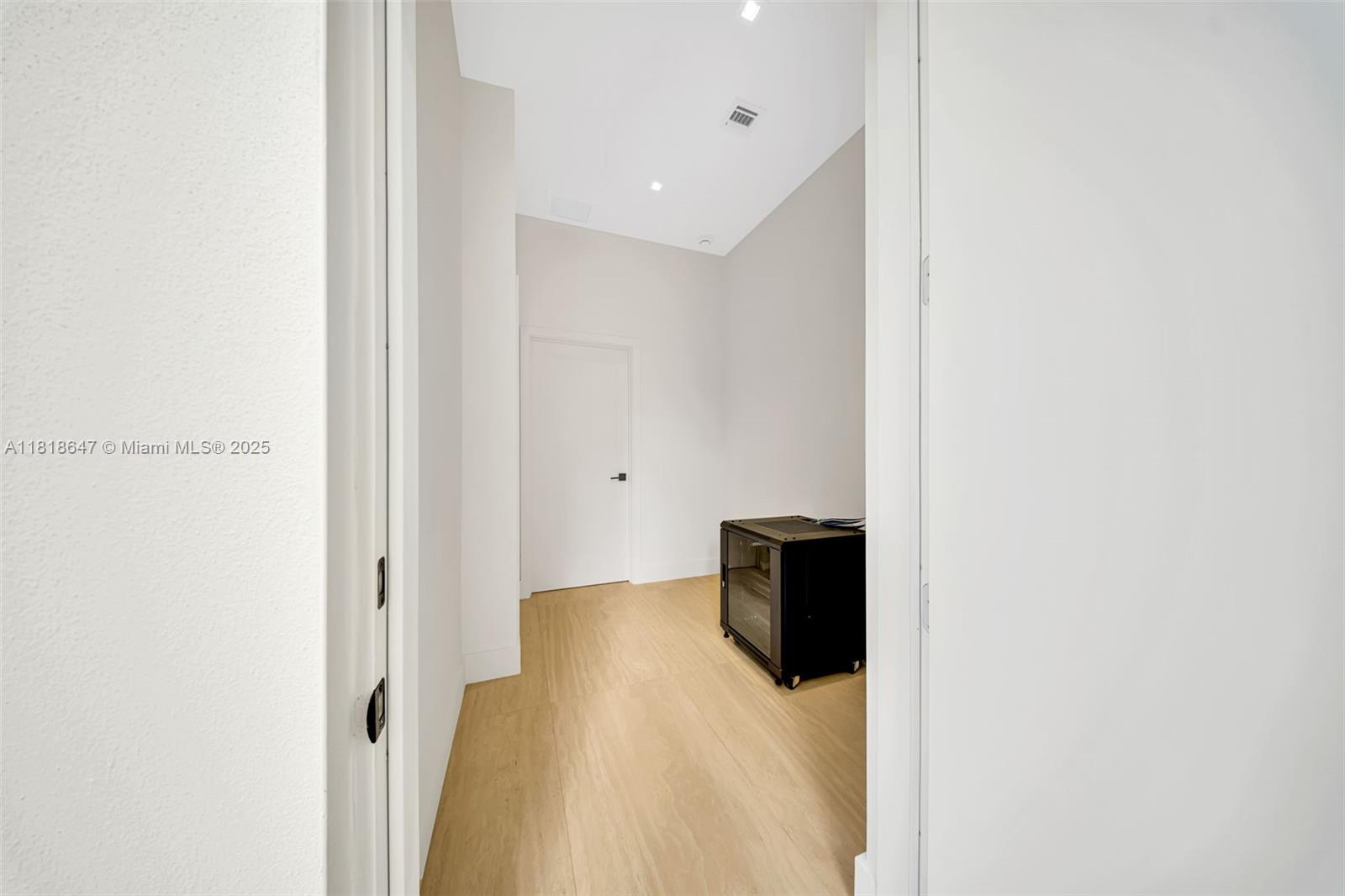 1513 SW 11th Ter Miami, FL 33135