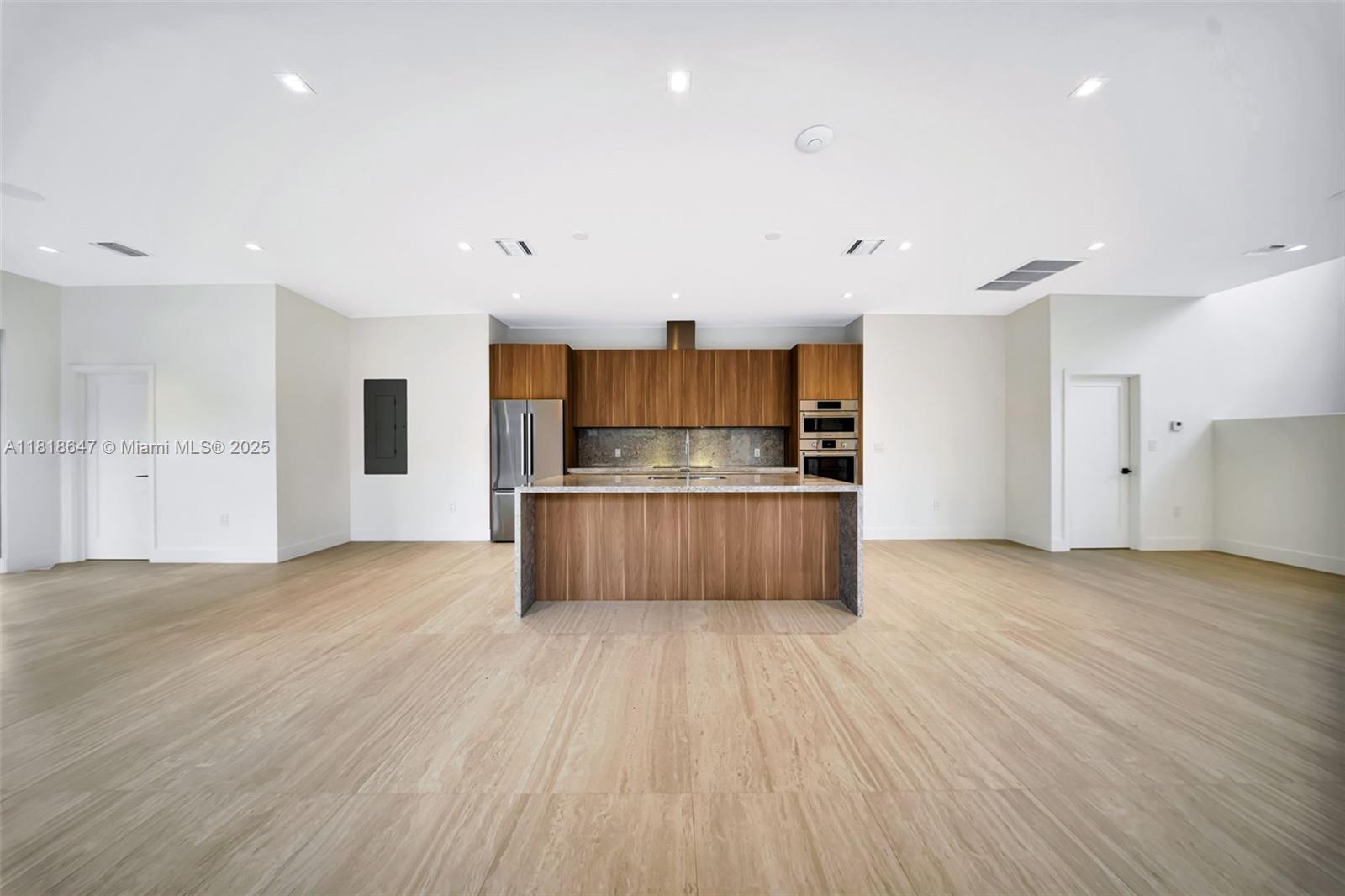 1513 SW 11th Ter Miami, FL 33135