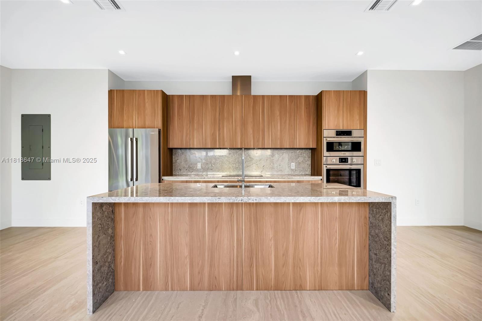 1513 SW 11th Ter Miami, FL 33135