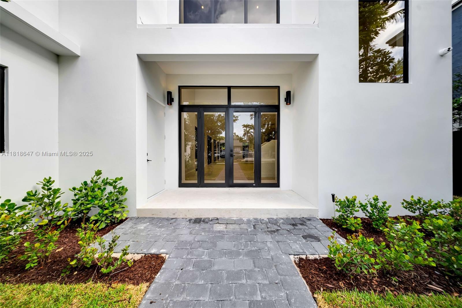 1513 SW 11th Ter Miami, FL 33135