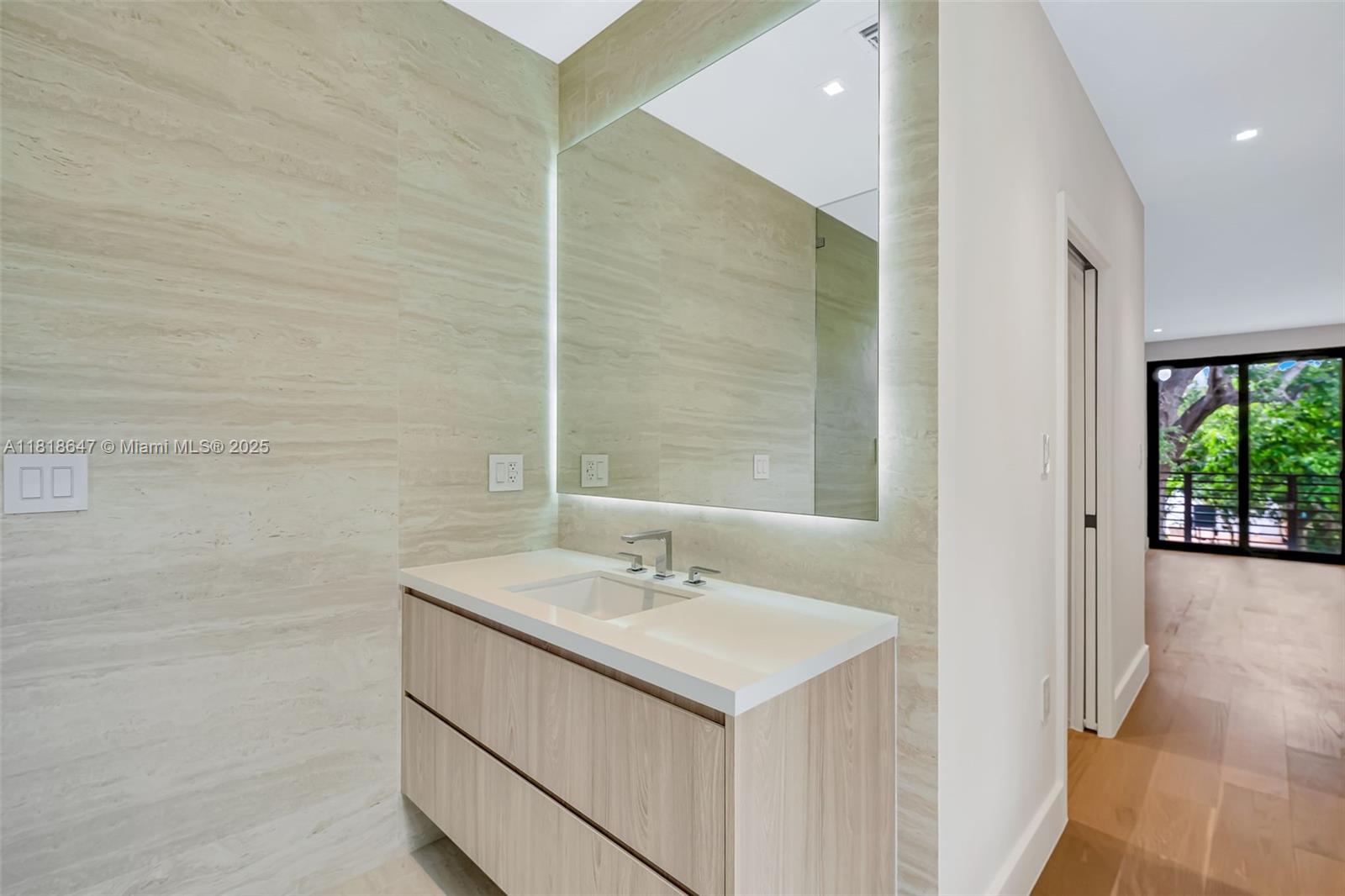 1513 SW 11th Ter Miami, FL 33135