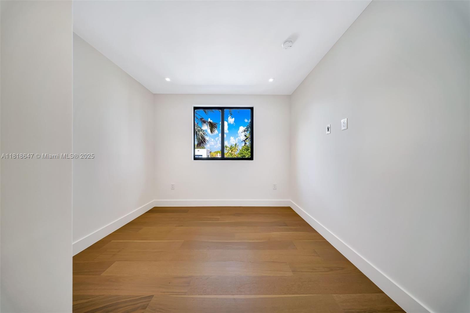 1513 SW 11th Ter Miami, FL 33135