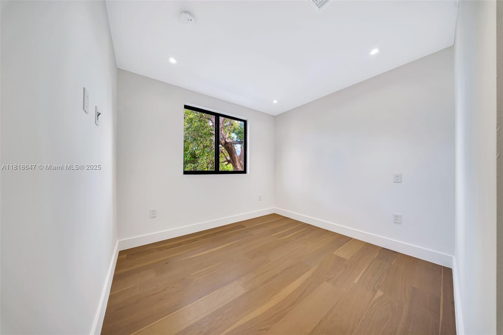 1513 SW 11th Ter Miami, FL 33135