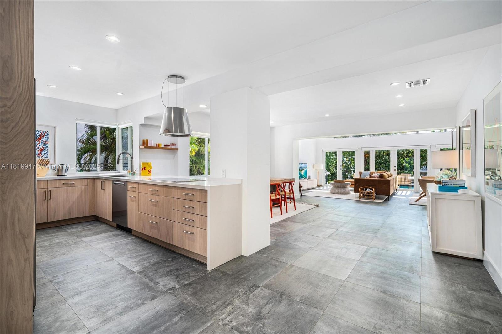 7755 Noremac Ave Miami Beach, FL 33141