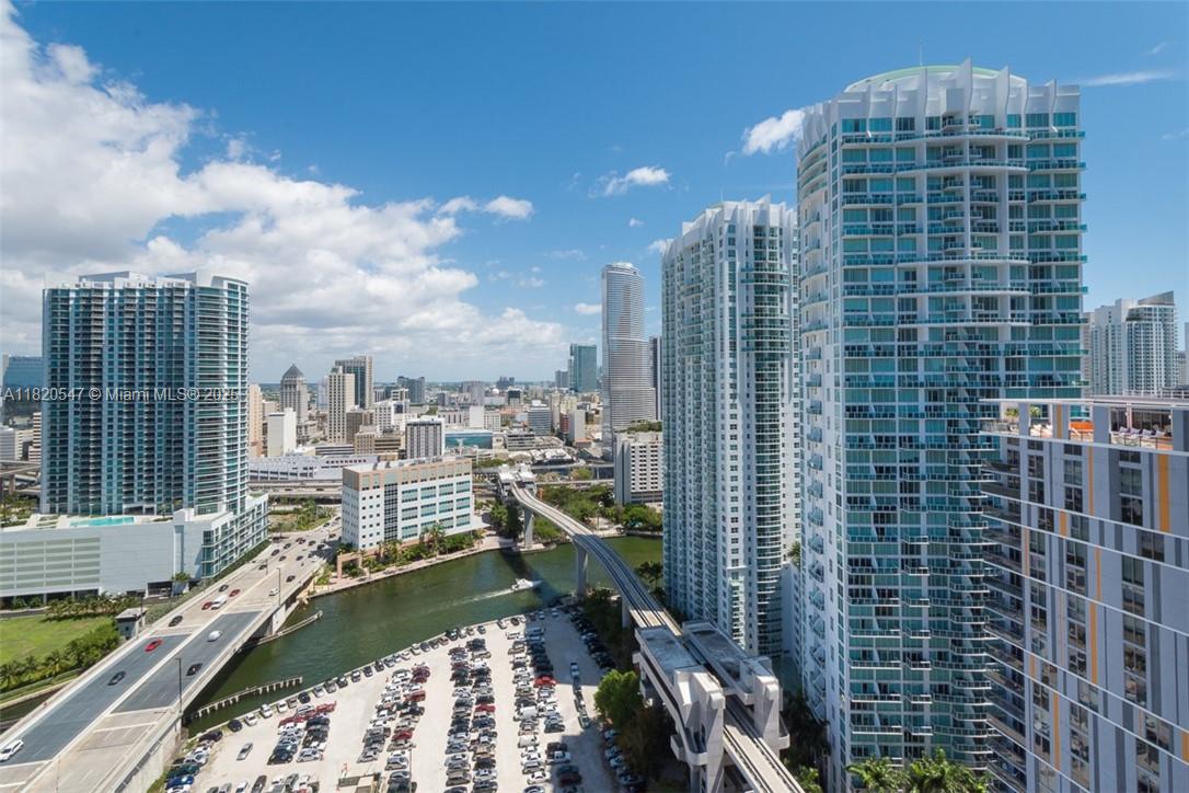 68 SE 6th St #2212,Miami, FL 33131