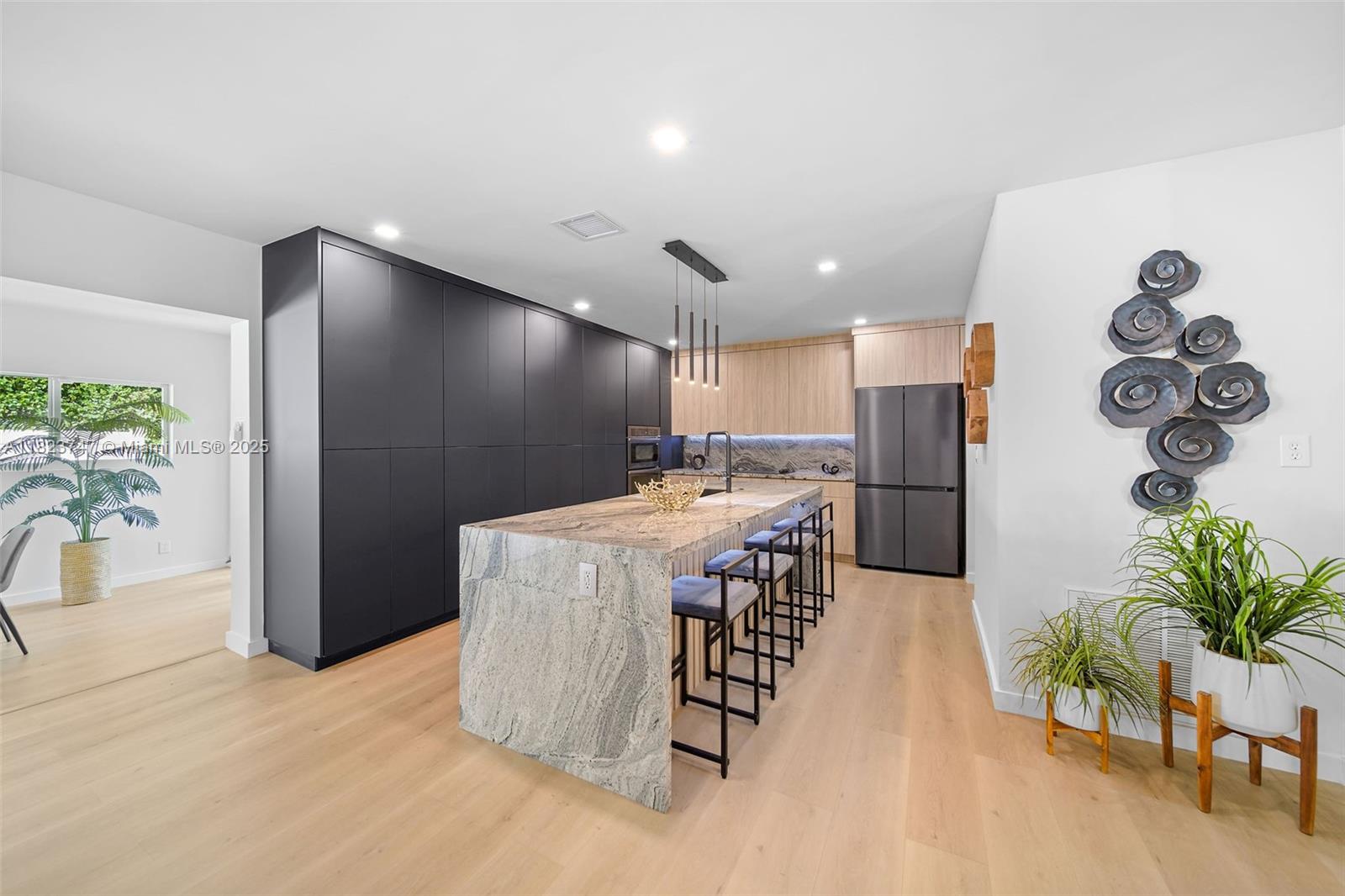 11530 NE 7th Ave Biscayne Park, FL 33161