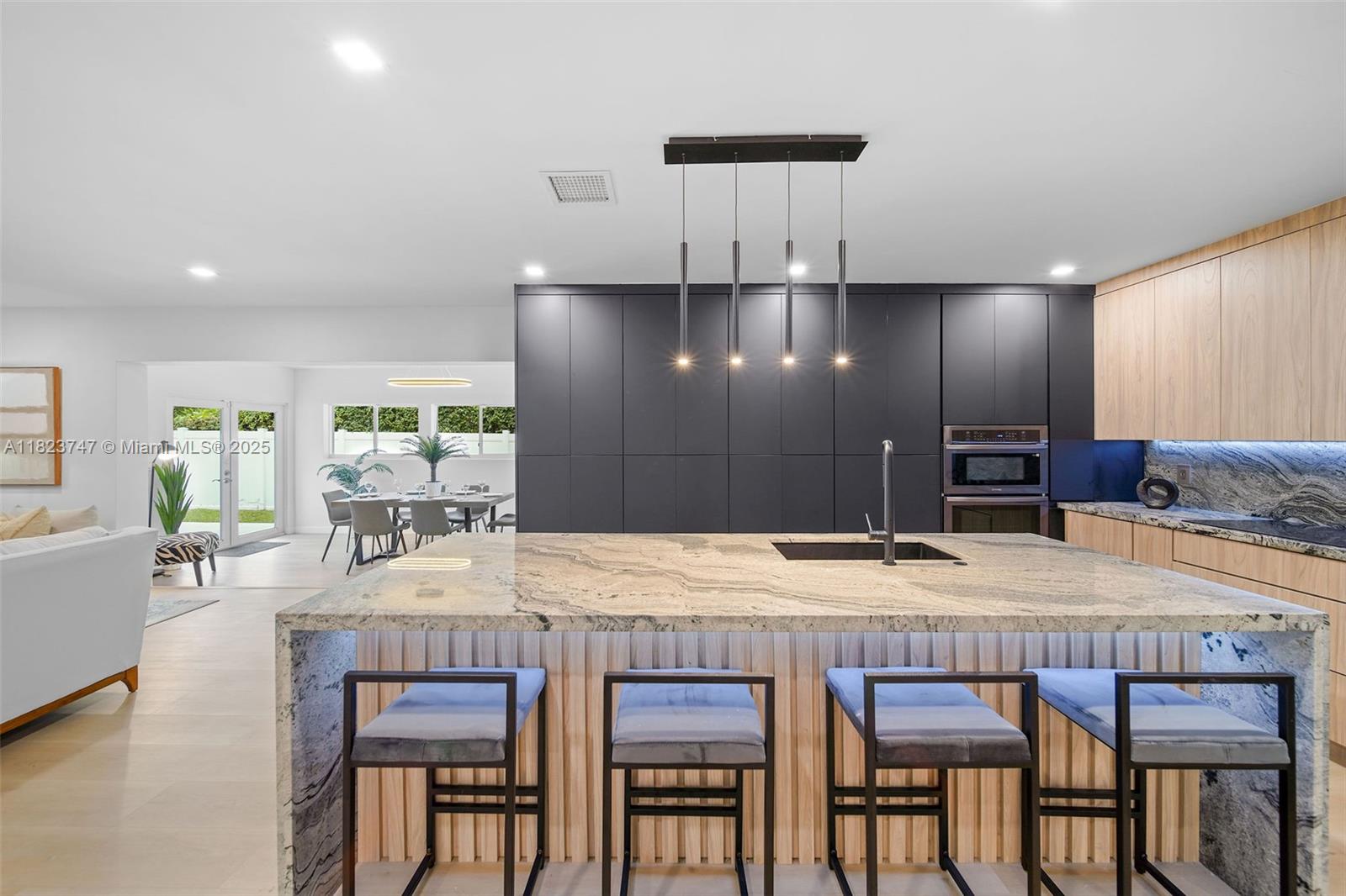 11530 NE 7th Ave Biscayne Park, FL 33161