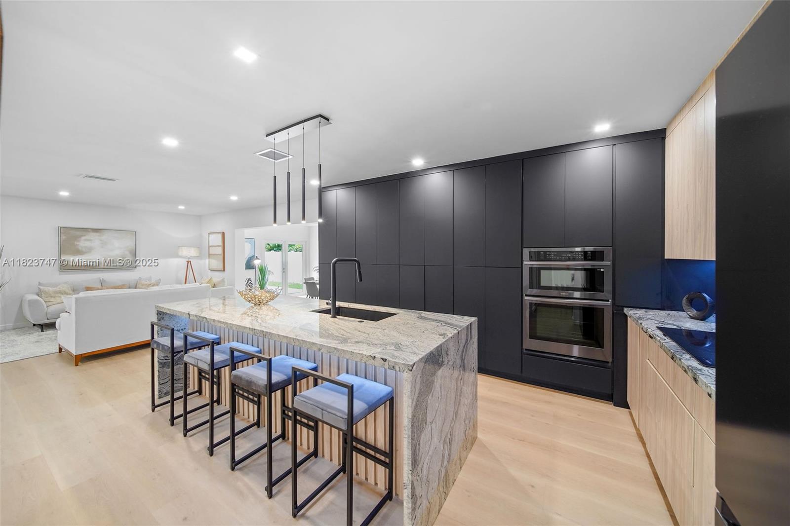 11530 NE 7th Ave Biscayne Park, FL 33161