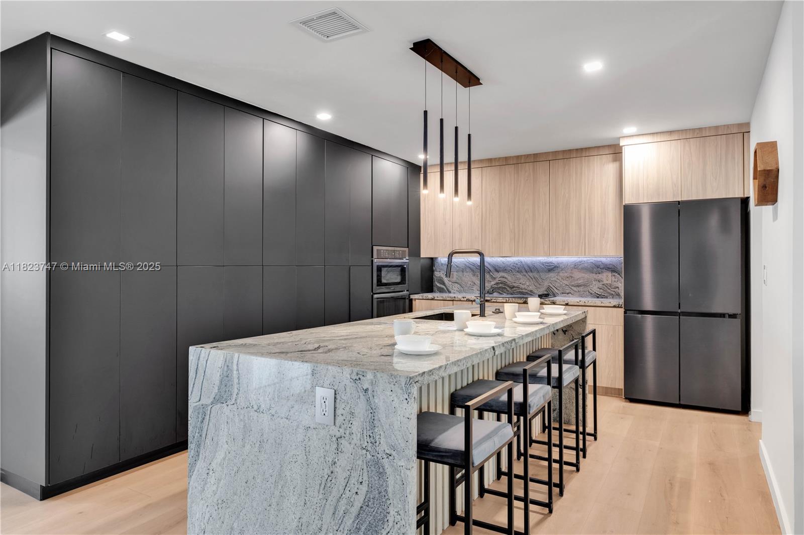 11530 NE 7th Ave Biscayne Park, FL 33161