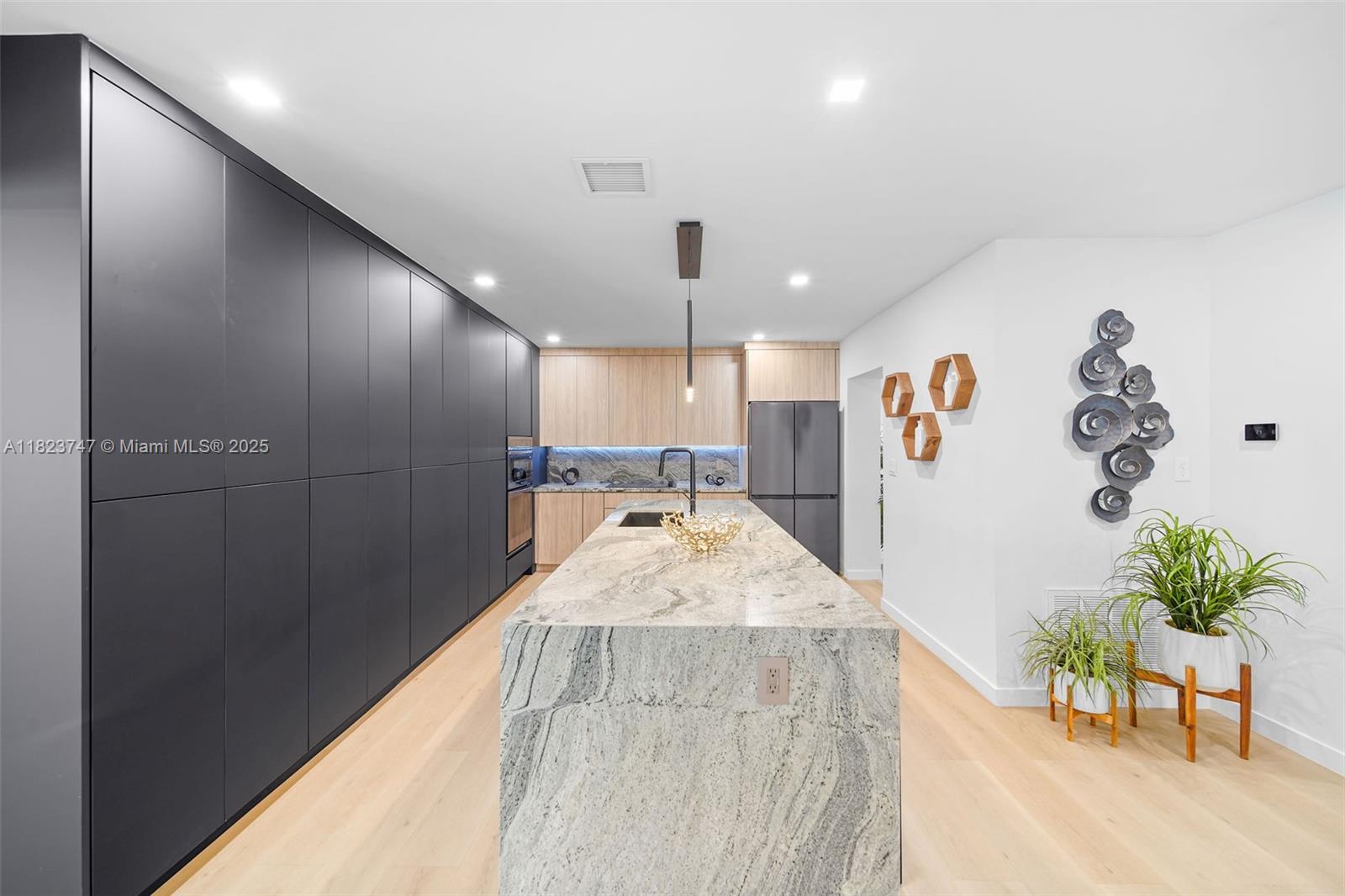 11530 NE 7th Ave Biscayne Park, FL 33161