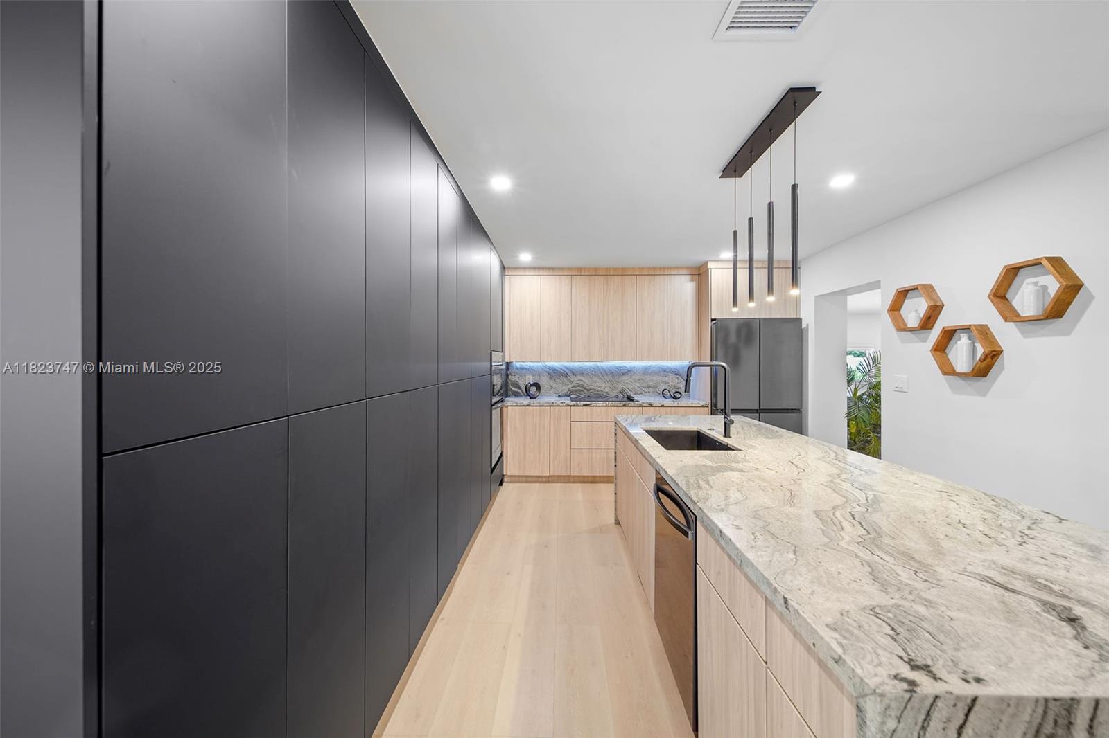 11530 NE 7th Ave Biscayne Park, FL 33161