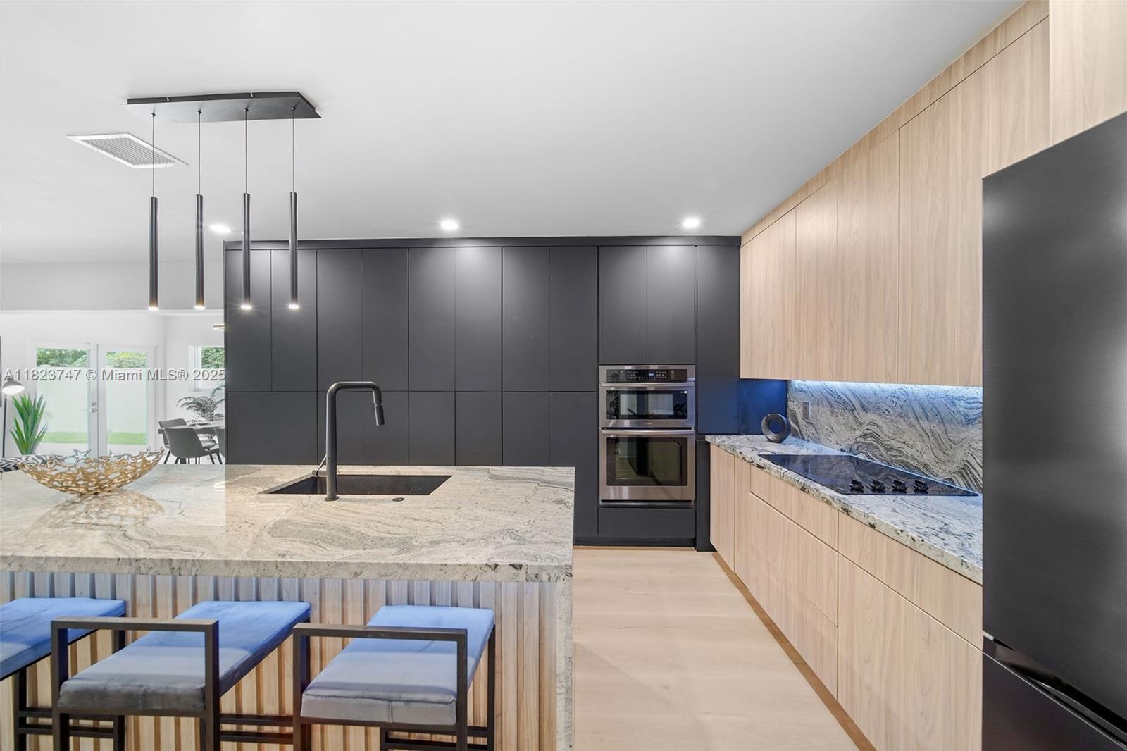 11530 NE 7th Ave Biscayne Park, FL 33161