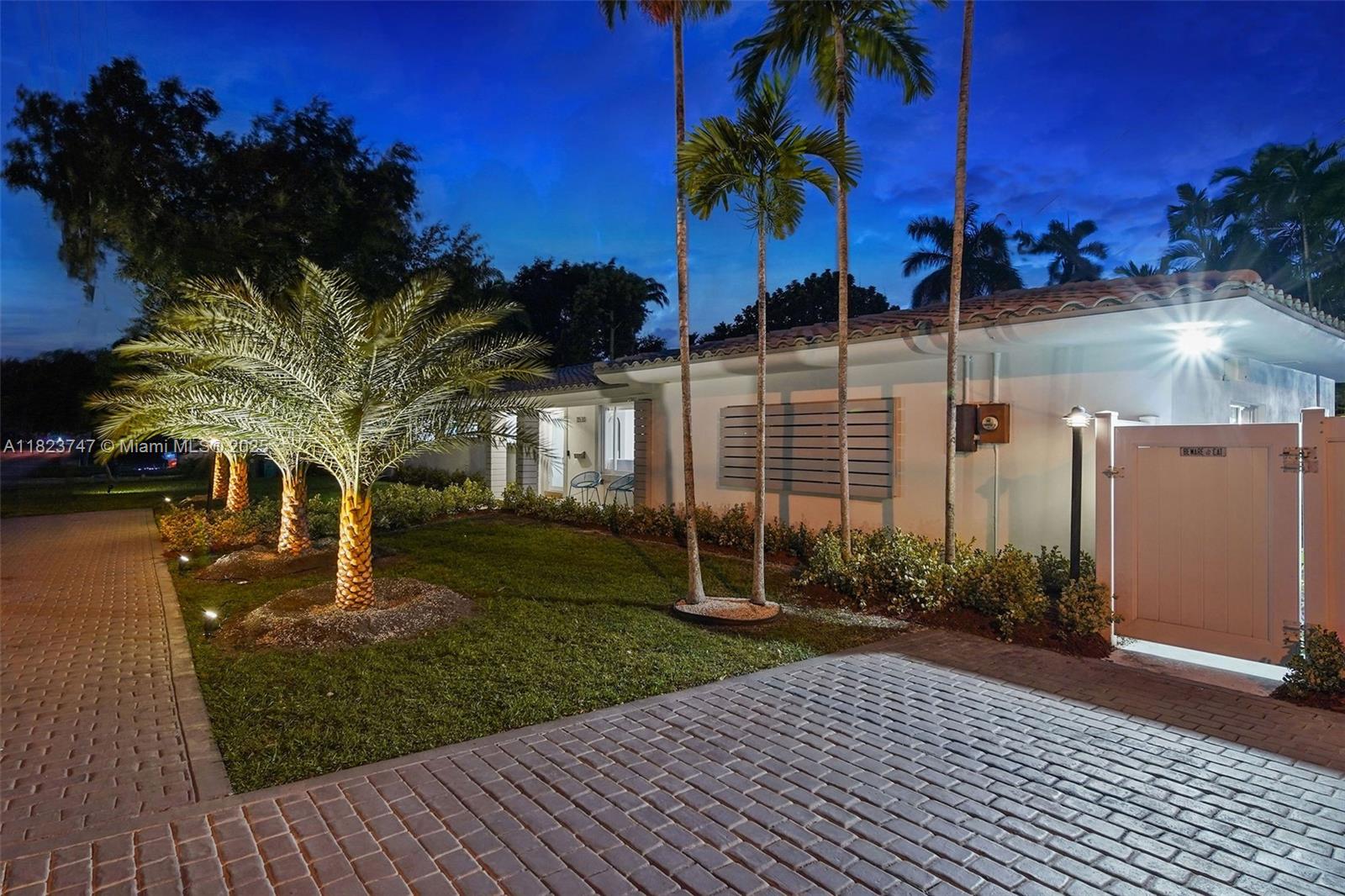 11530 NE 7th Ave Biscayne Park, FL 33161