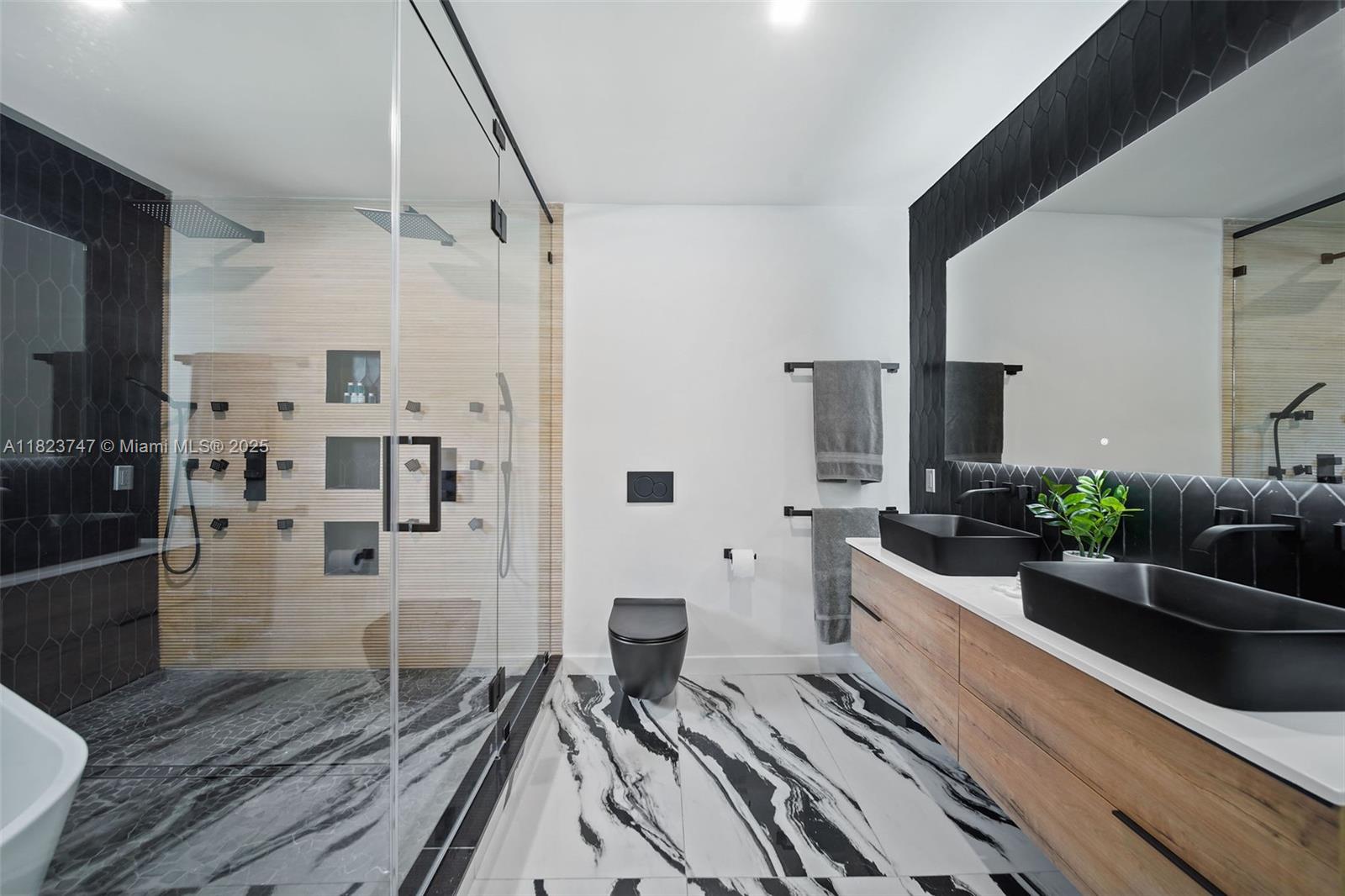 11530 NE 7th Ave Biscayne Park, FL 33161