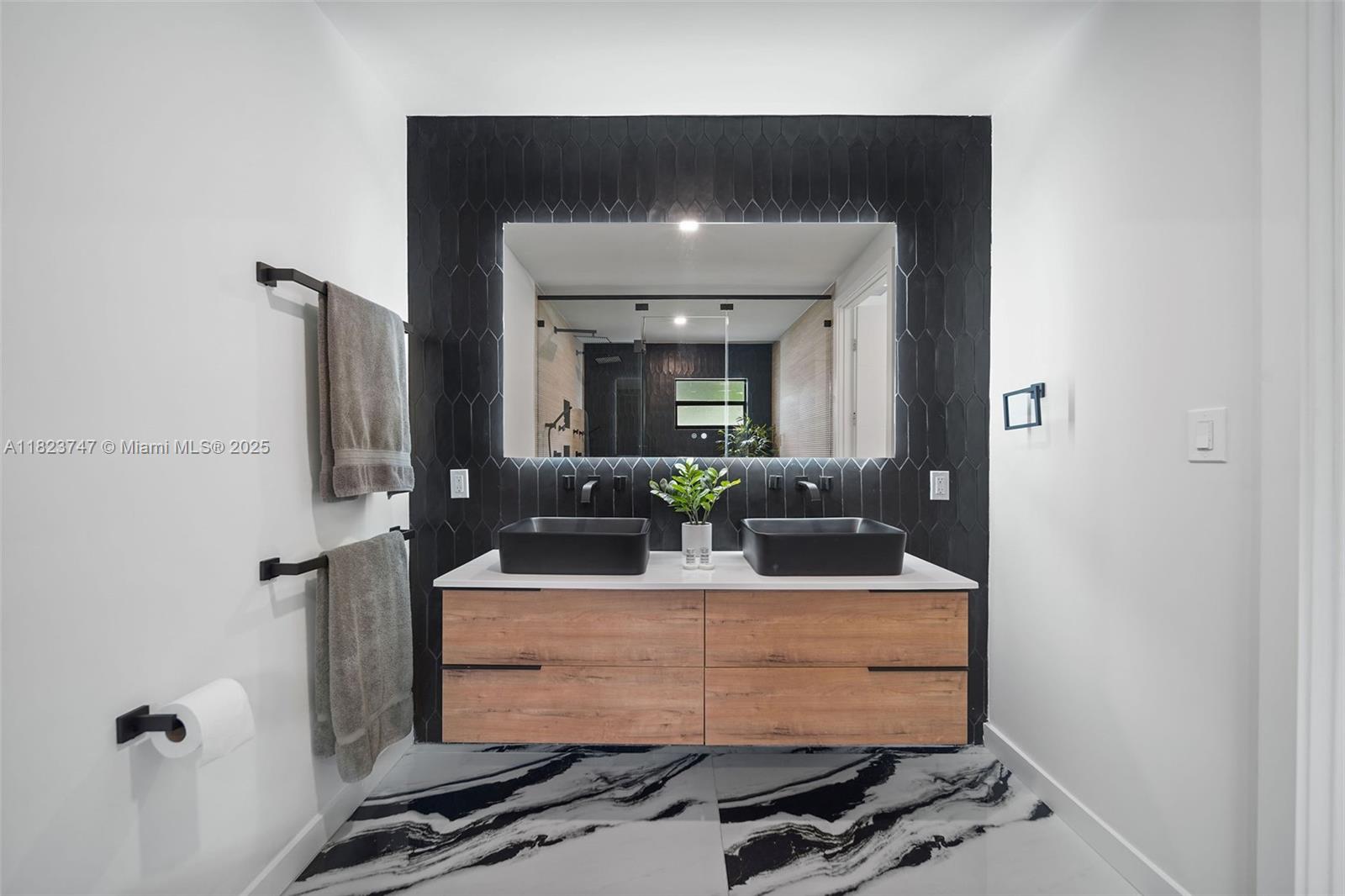 11530 NE 7th Ave Biscayne Park, FL 33161