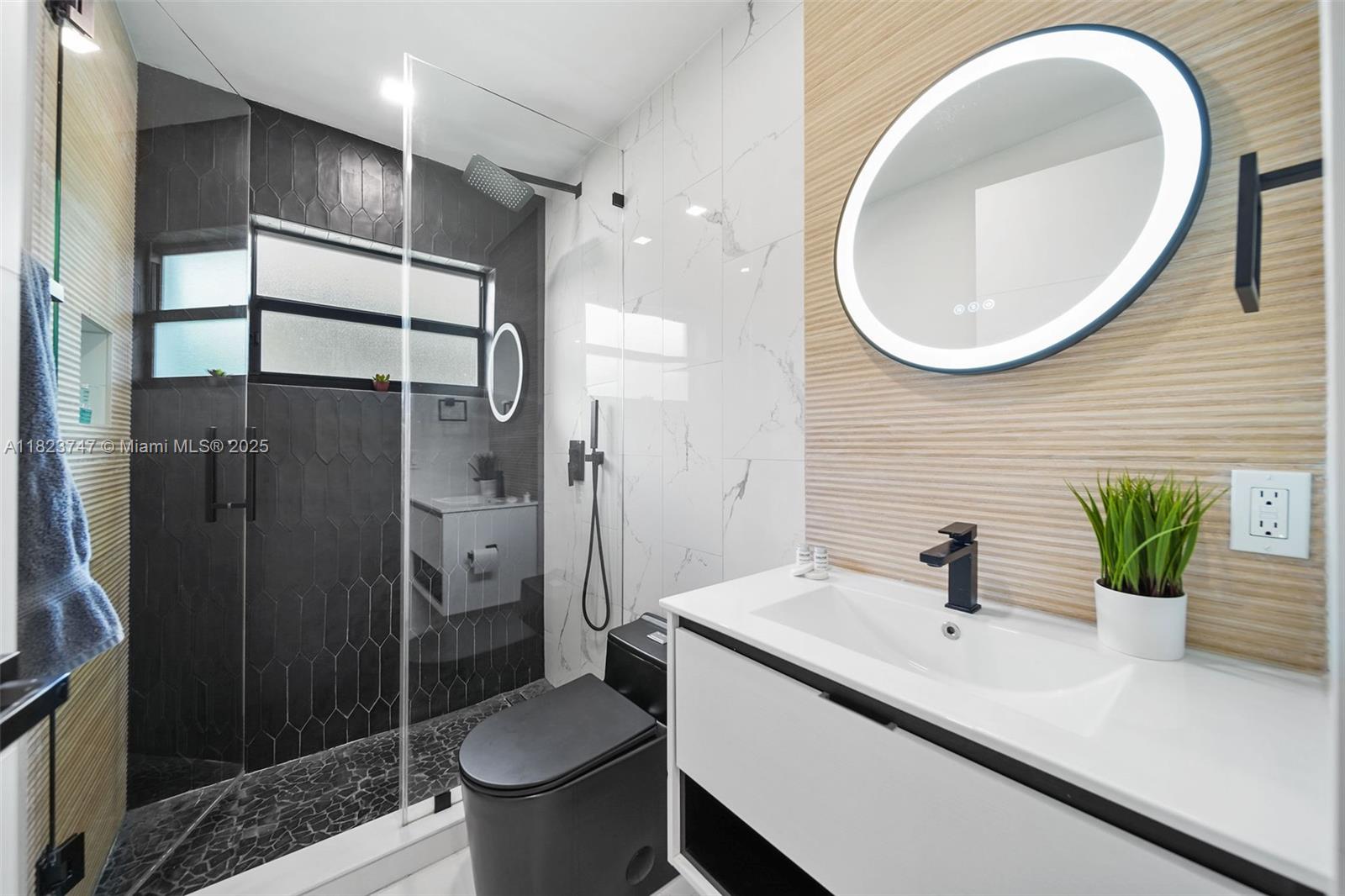 11530 NE 7th Ave Biscayne Park, FL 33161