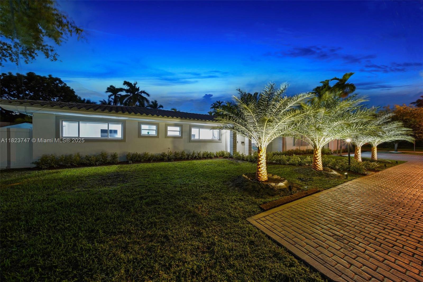 11530 NE 7th Ave Biscayne Park, FL 33161