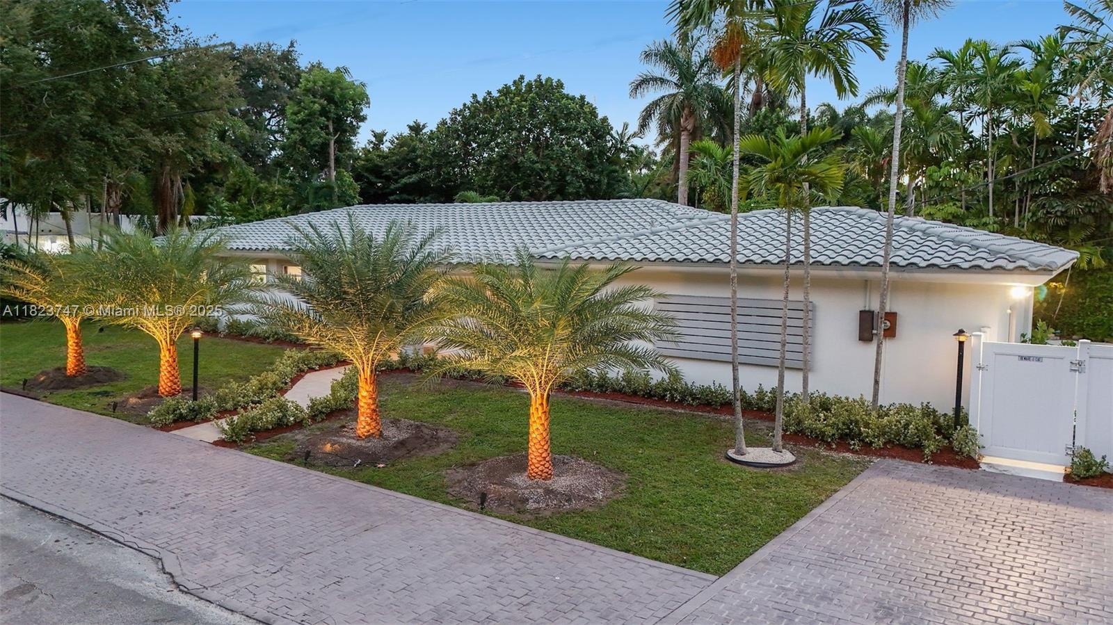 11530 NE 7th Ave Biscayne Park, FL 33161