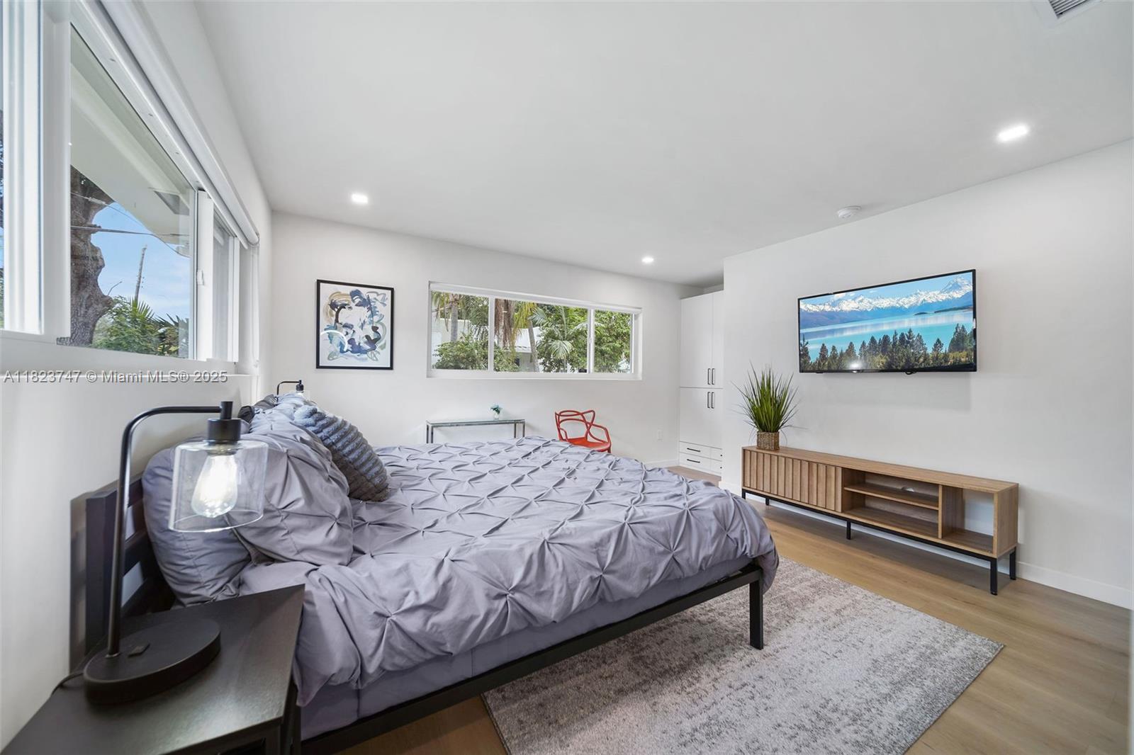 11530 NE 7th Ave Biscayne Park, FL 33161