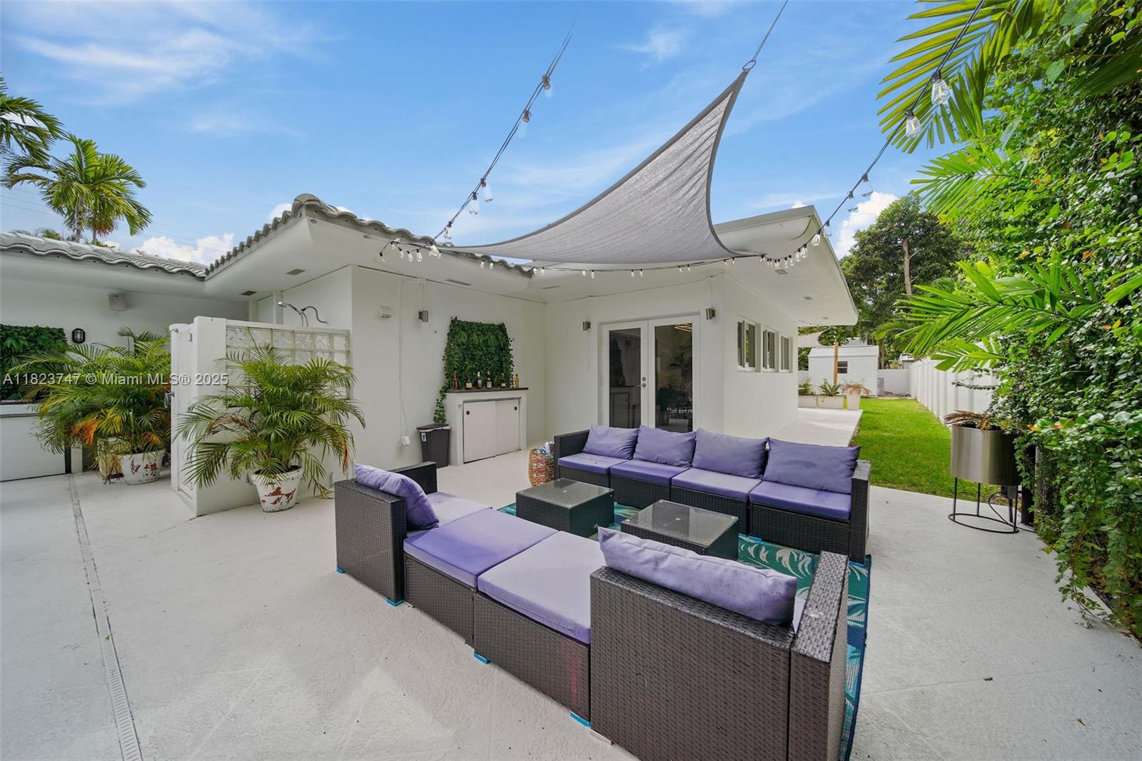 11530 NE 7th Ave Biscayne Park, FL 33161