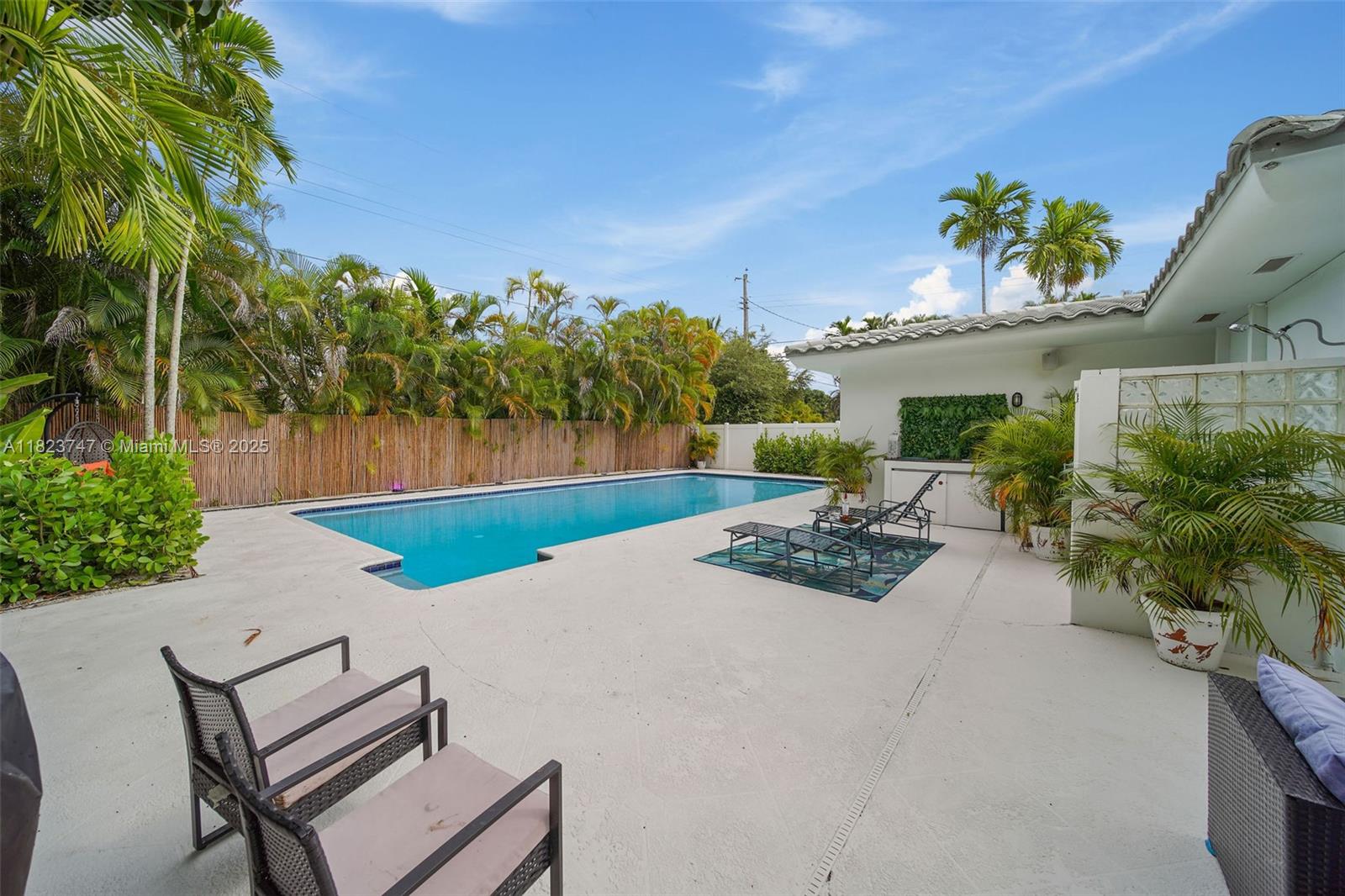 11530 NE 7th Ave Biscayne Park, FL 33161