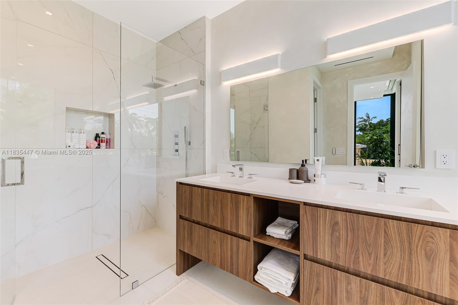 2355 Meridian Ave Miami Beach, FL 33140 2355 Meridian Ave Miami Beach, FL 33140