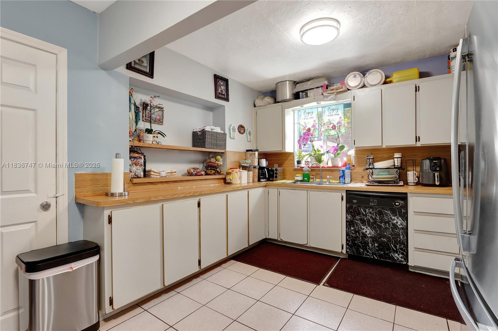 2220 SW 12th St Miami, FL 33135