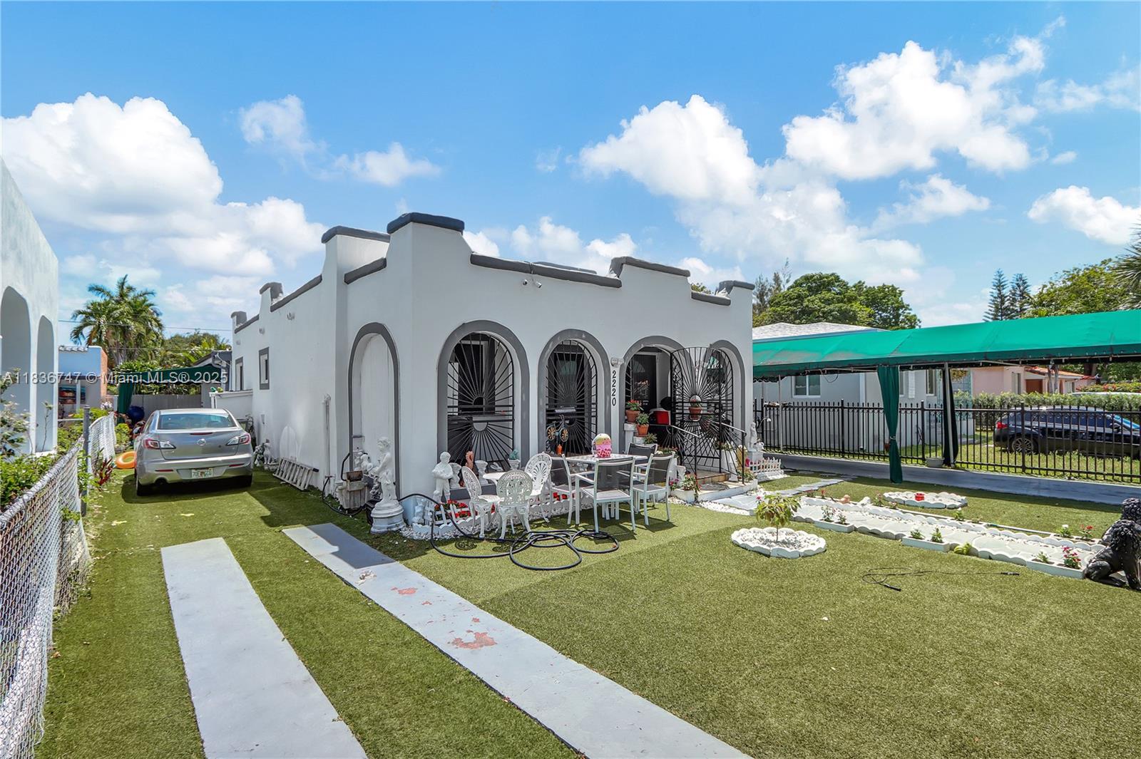 2220 SW 12th St Miami, FL 33135