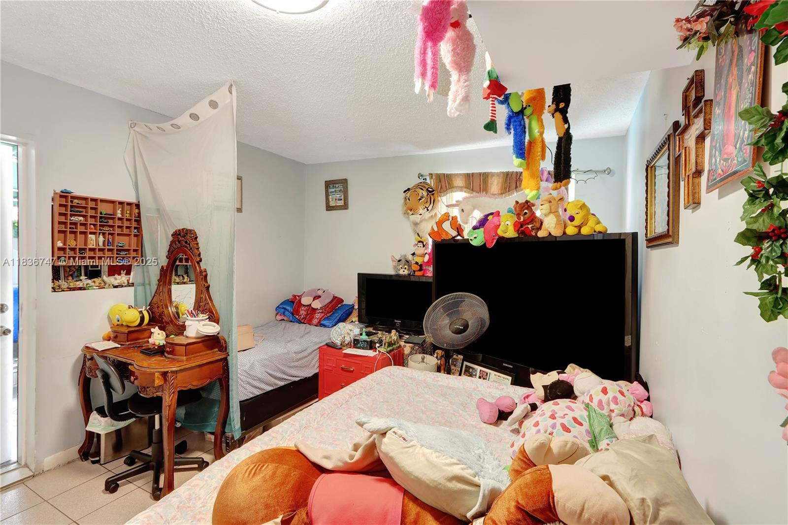 2220 SW 12th St Miami, FL 33135