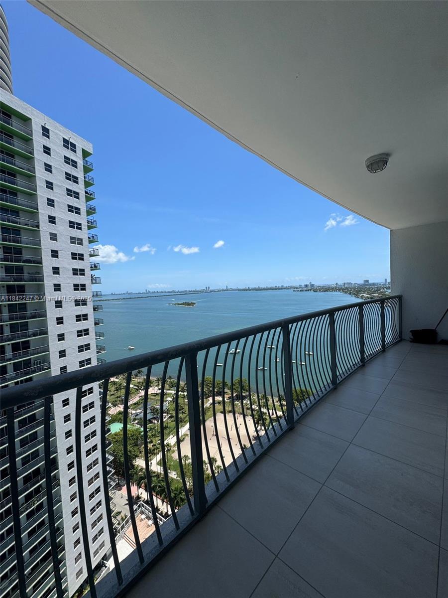 1750 N Bayshore Dr #2803